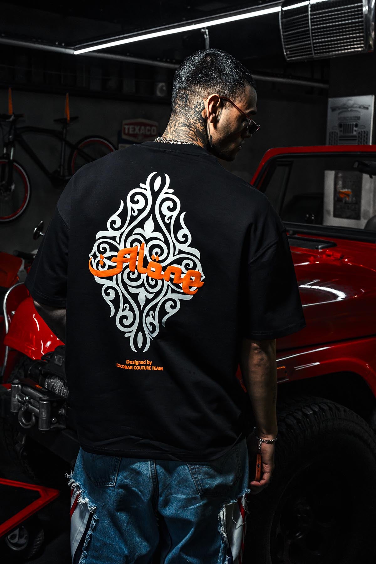 Alone Carpet Pattern Printed Oversize Black T-shirt
