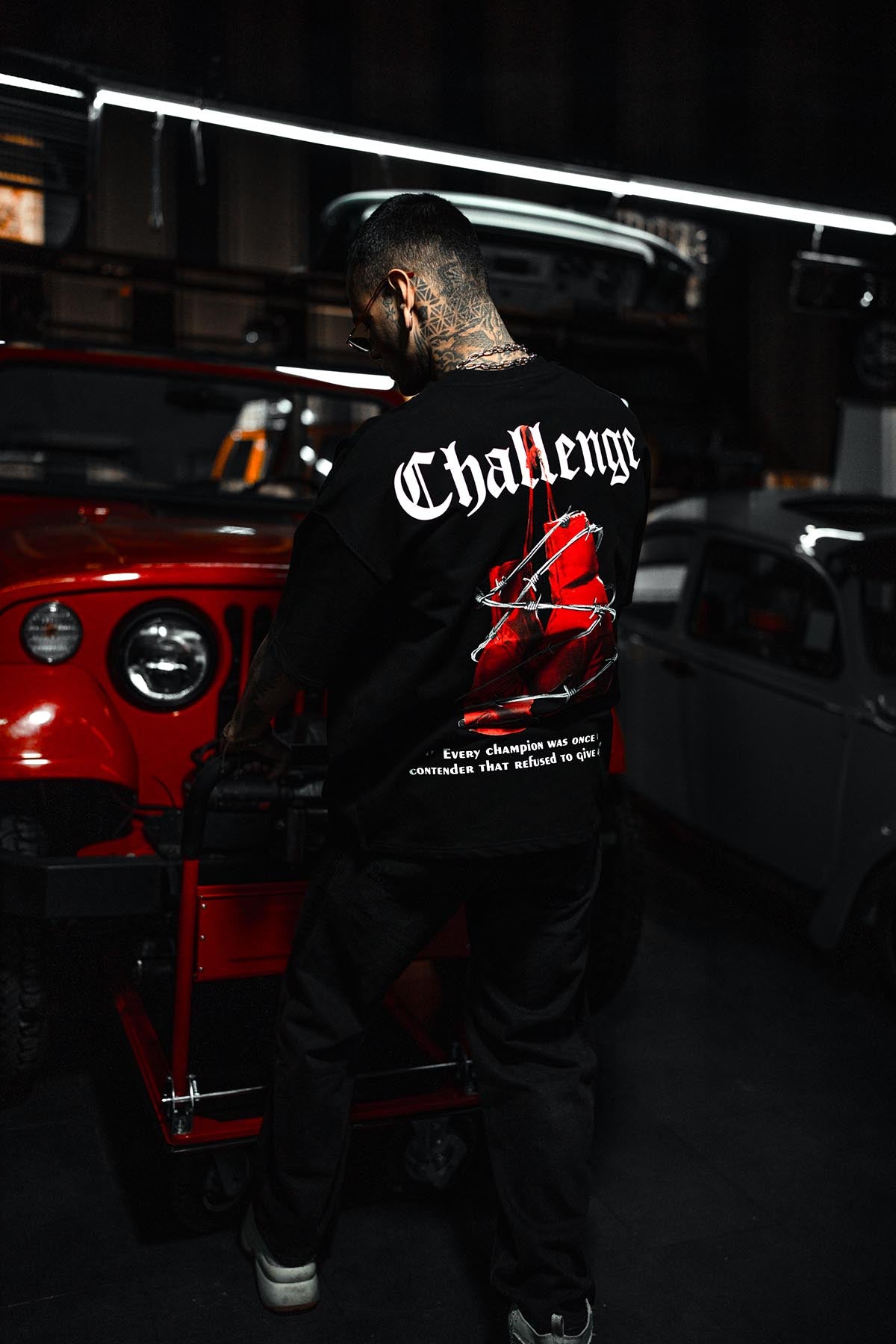 Challenge Box Gloves Print Oversize Black T-shirt