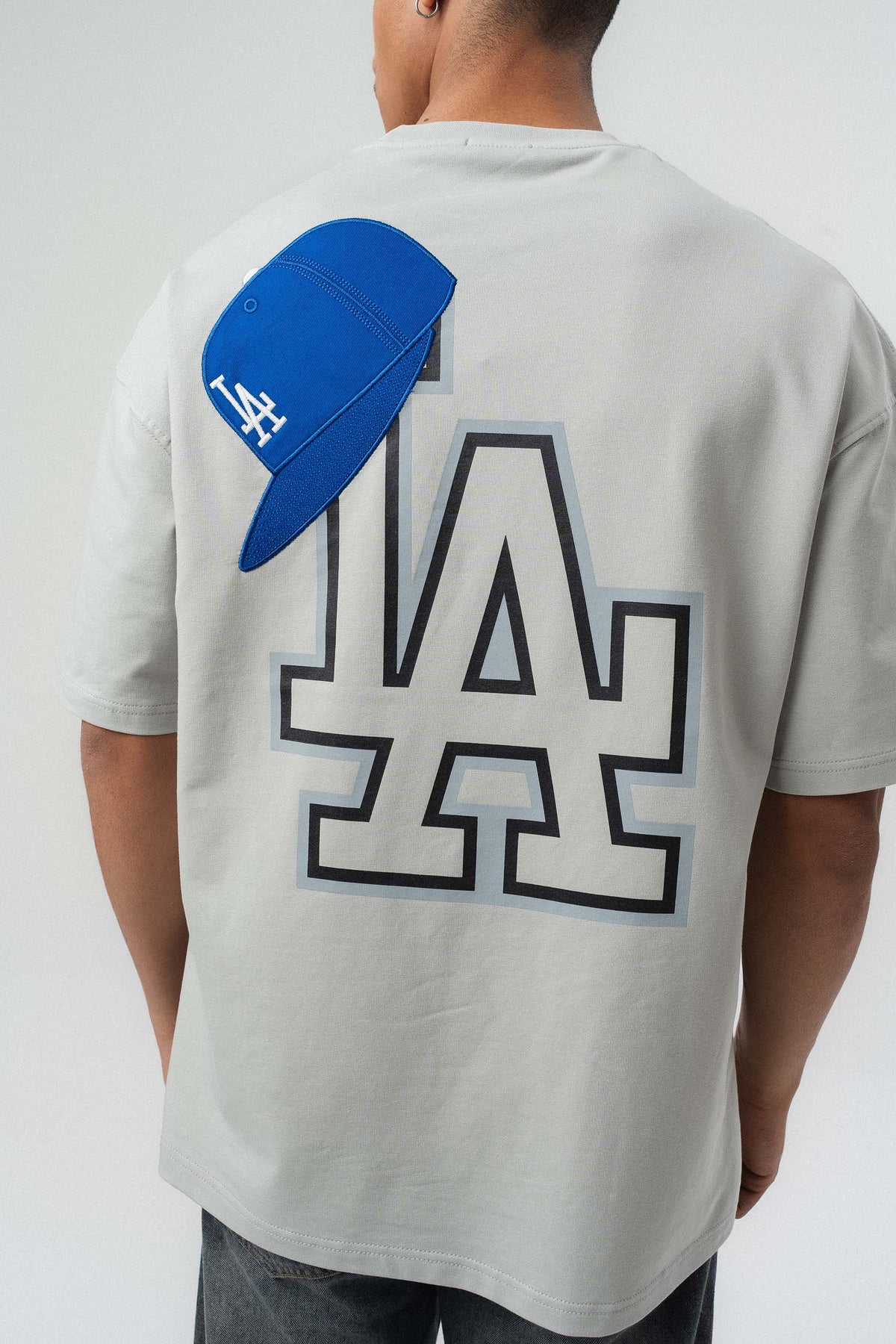 LA Nakış Detaylı Gri Oversize Baskılı T-Shirt
