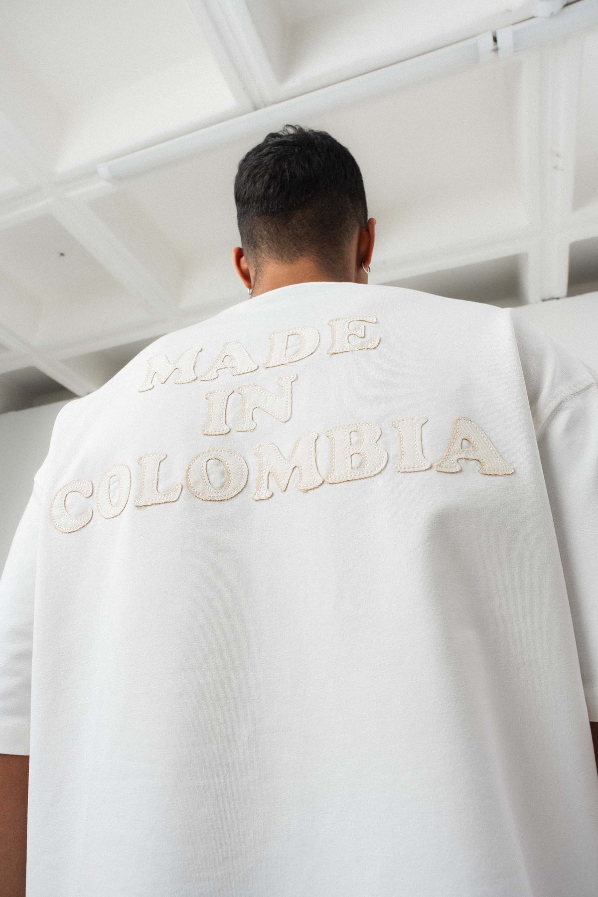 Colombia Nakış Detaylı Beyaz Oversize Baskılı T-Shirt