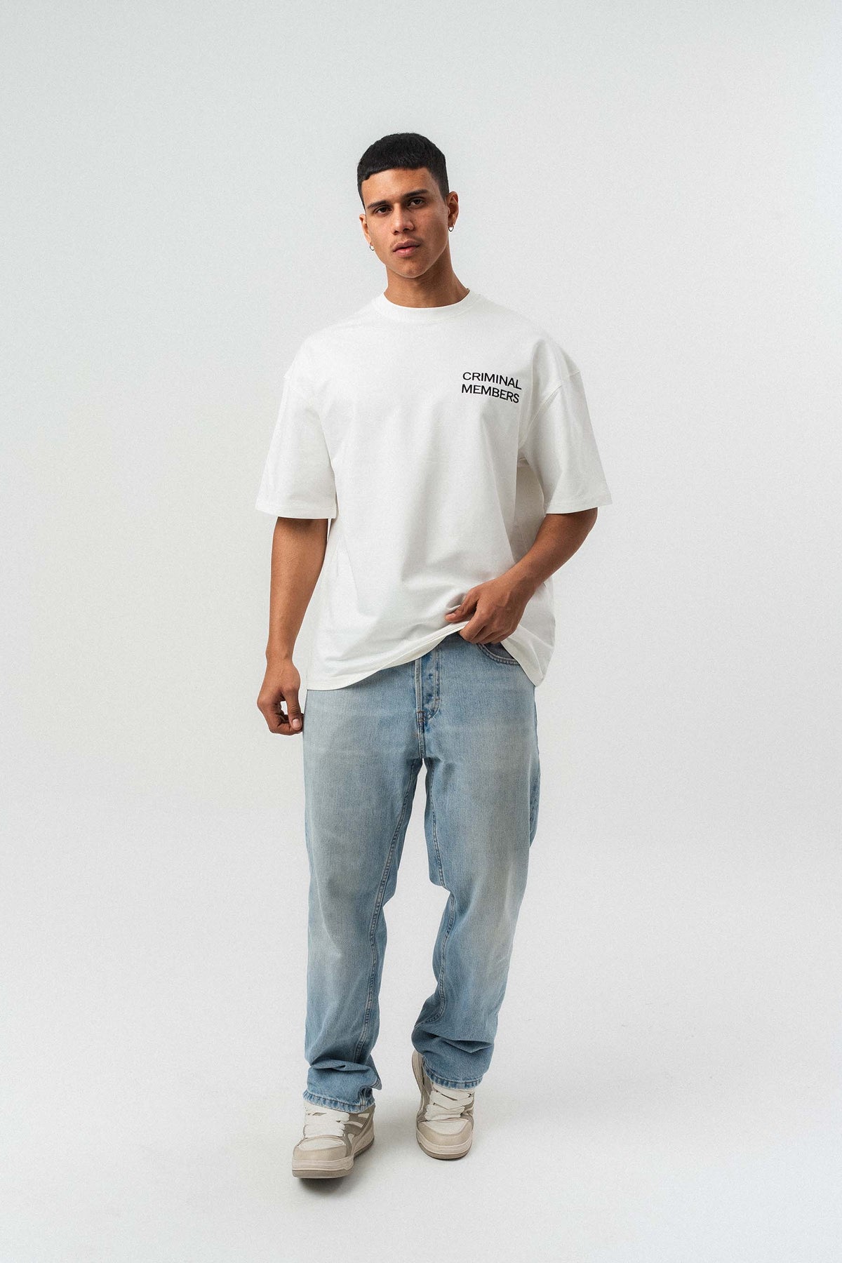 Criminal Members Nakış Detaylı Beyaz Oversize Baskılı T-Shirt