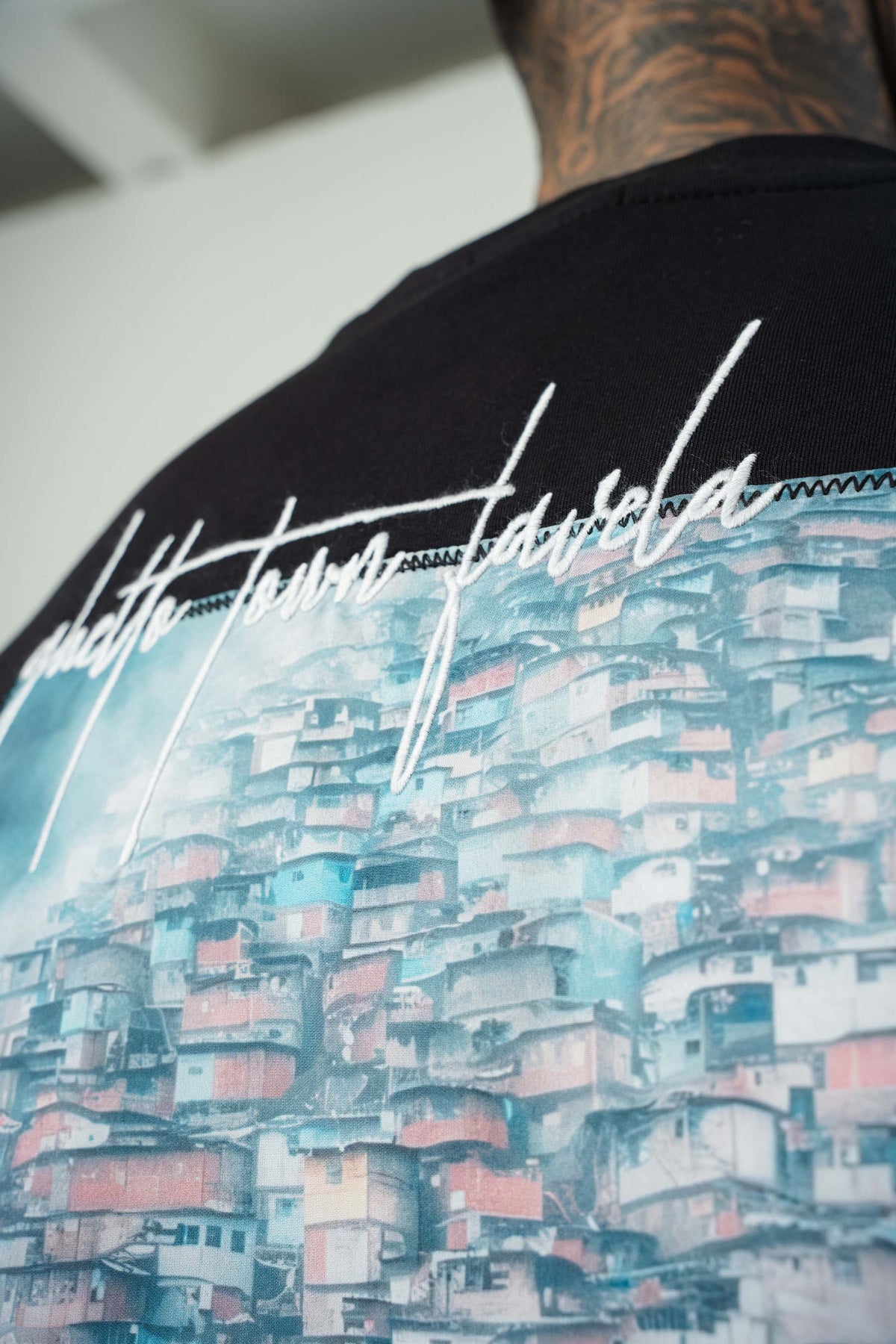 Favela Baskılı Siyah Oversize T-Shirt