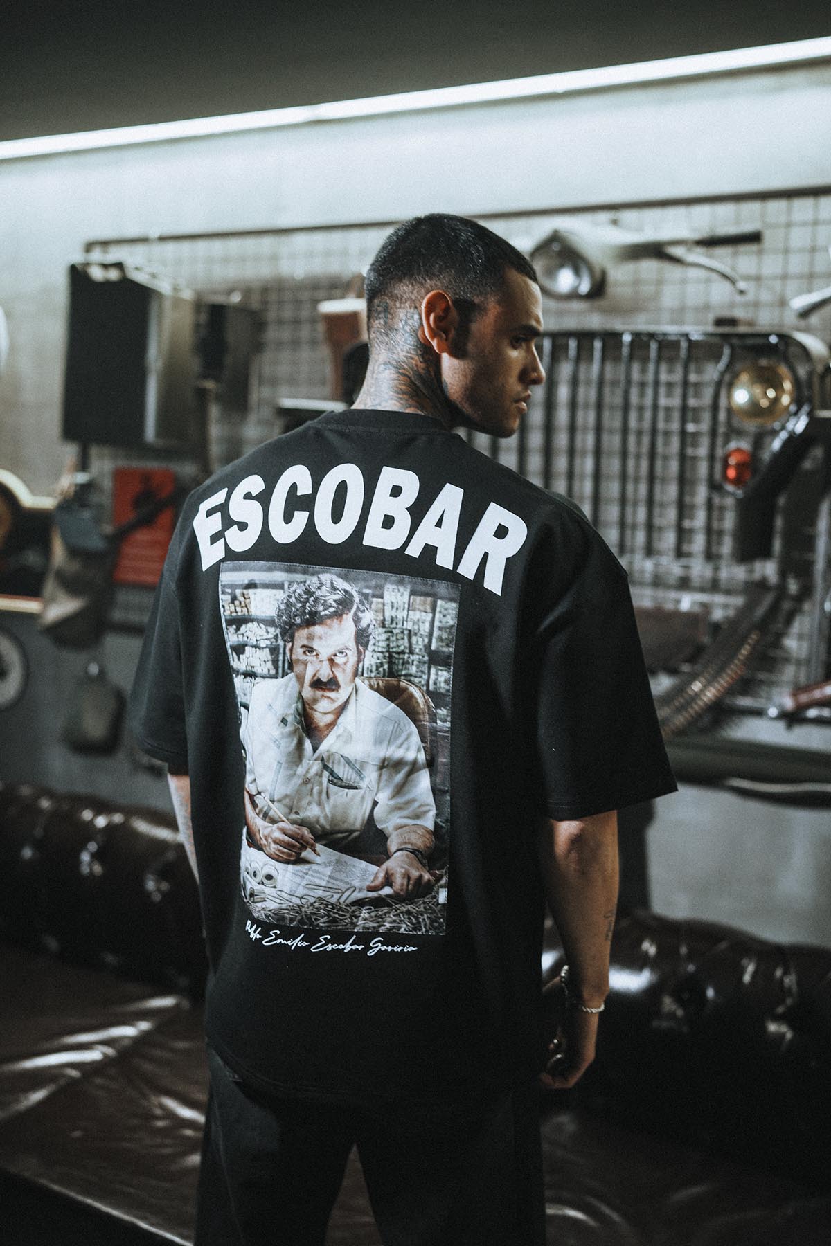 Escobar Patch Baskılı Oversize Siyah T-Shirt