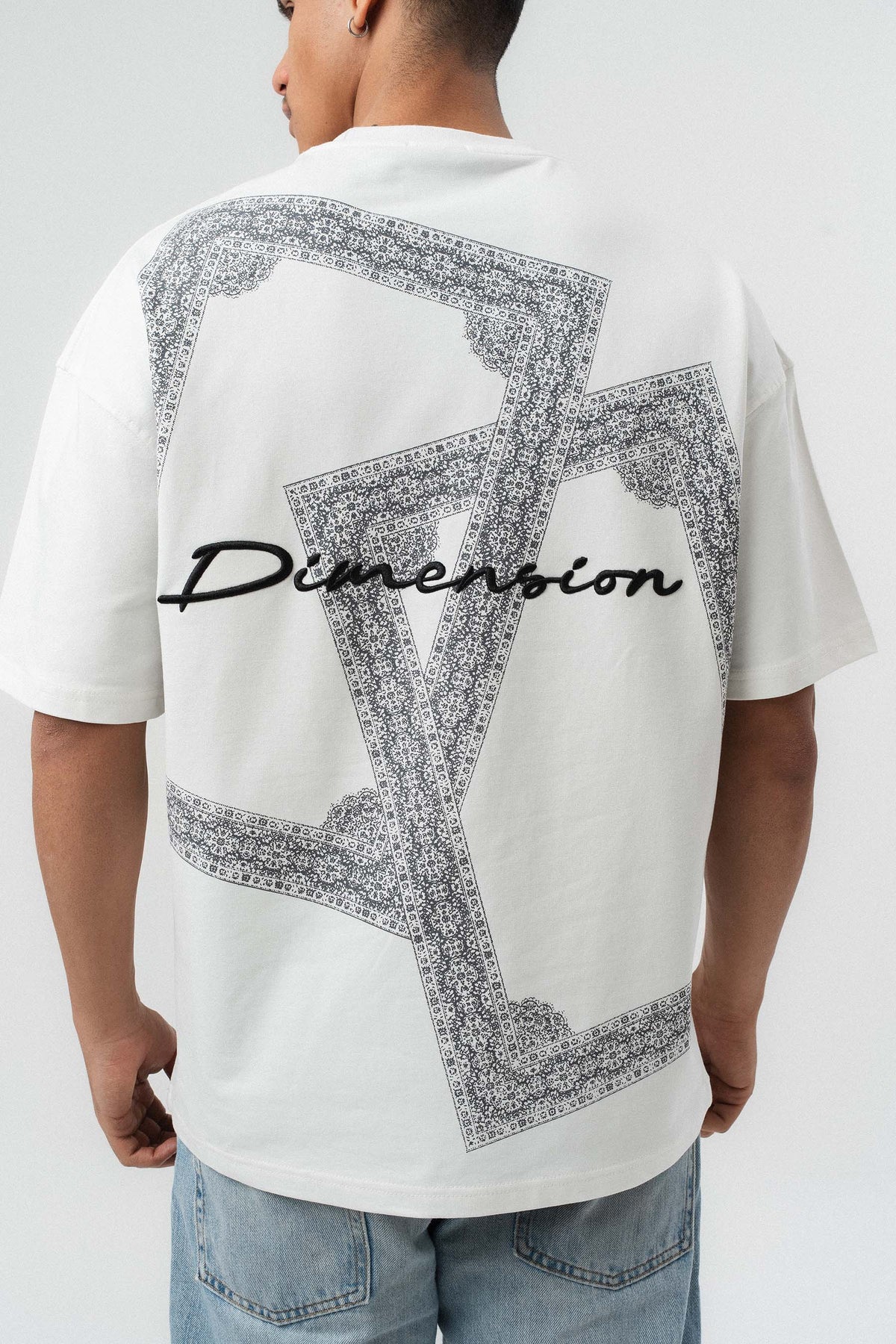 Etnik Desen Nakış Detaylı Beyaz Oversize Baskılı T-Shirt
