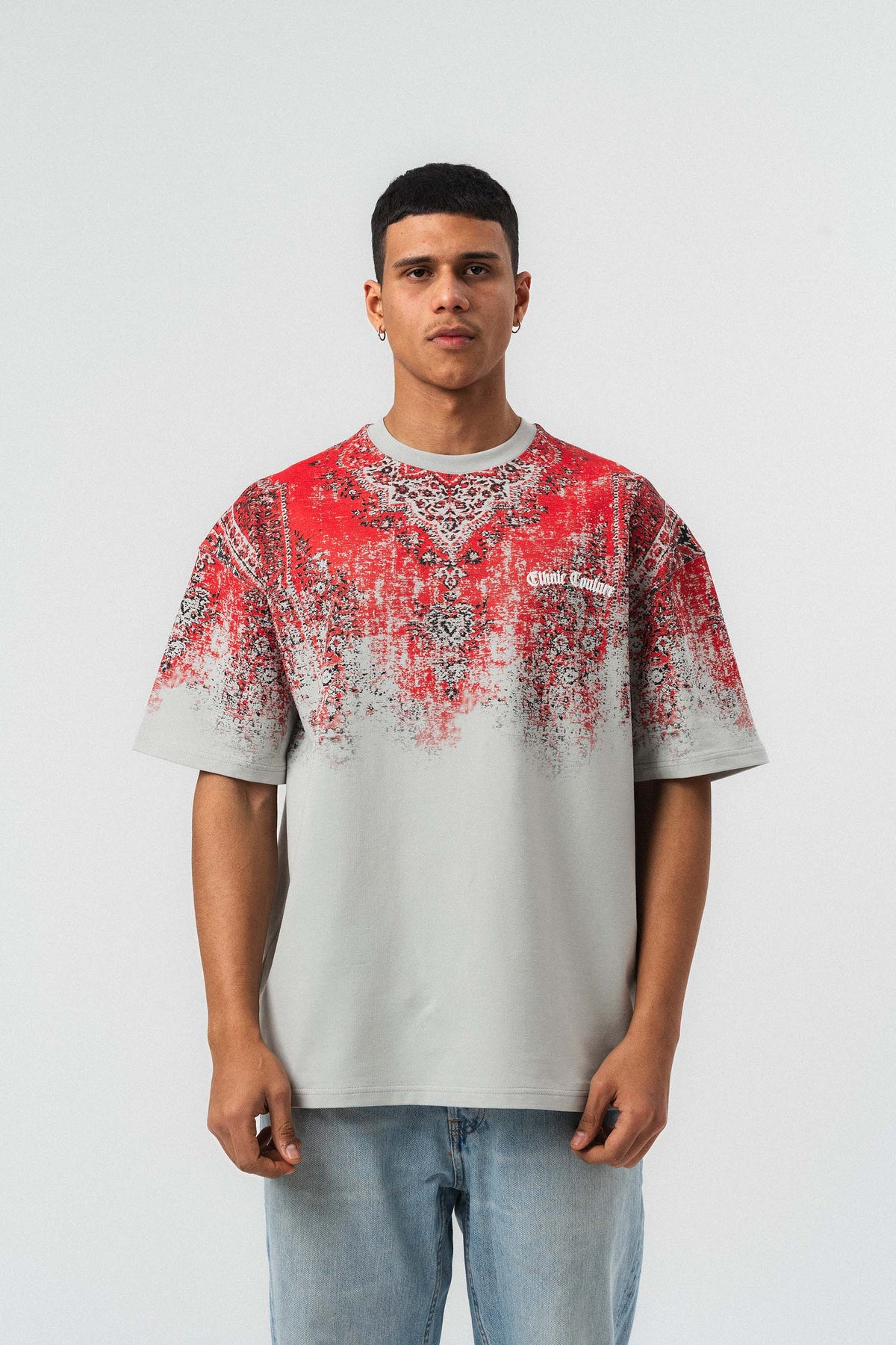 Etnik Desen Nakış Detaylı Kabartmalı Gri Oversize Baskılı T-Shirt