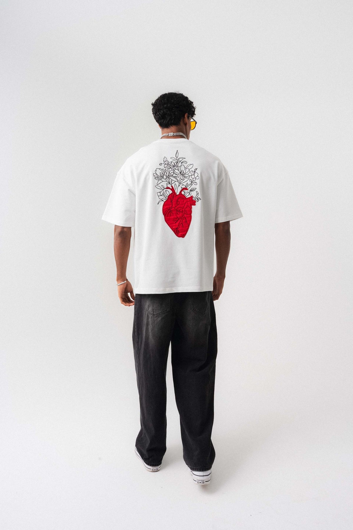Who Holds My Heart Beyaz Oversize Baskılı T-Shirt