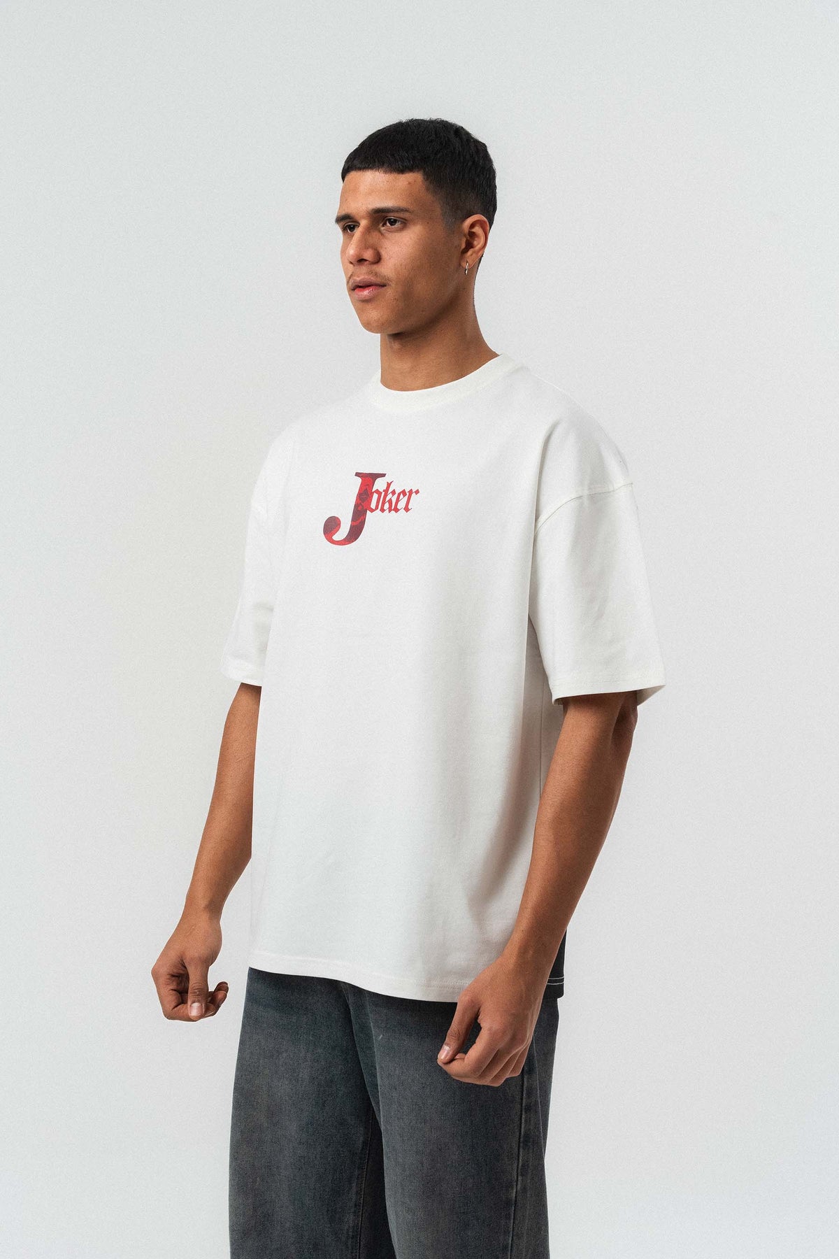 Joker Kabartmalı Beyaz Oversize Baskılı T-Shirt
