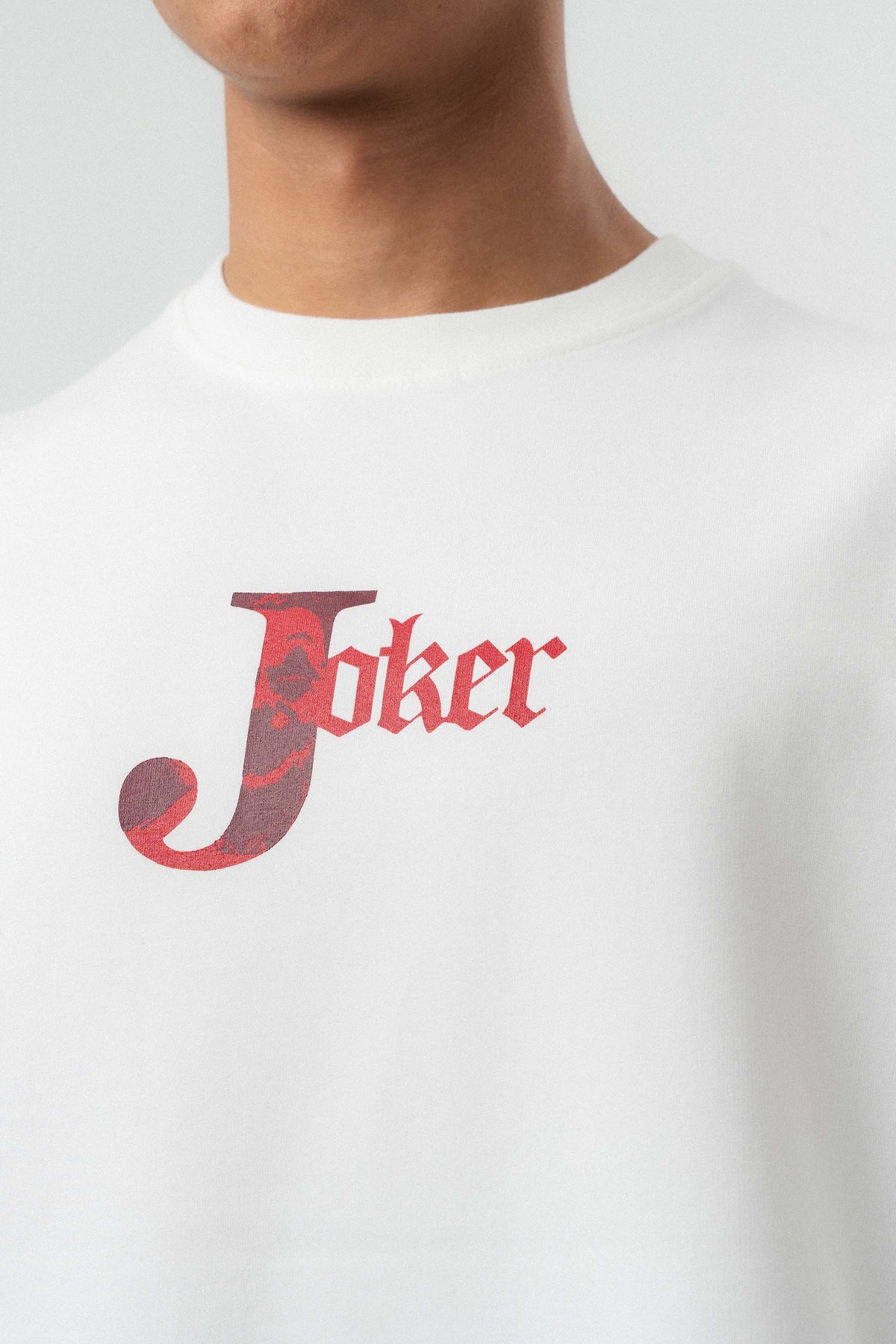 Joker Kabartmalı Beyaz Oversize Baskılı T-Shirt