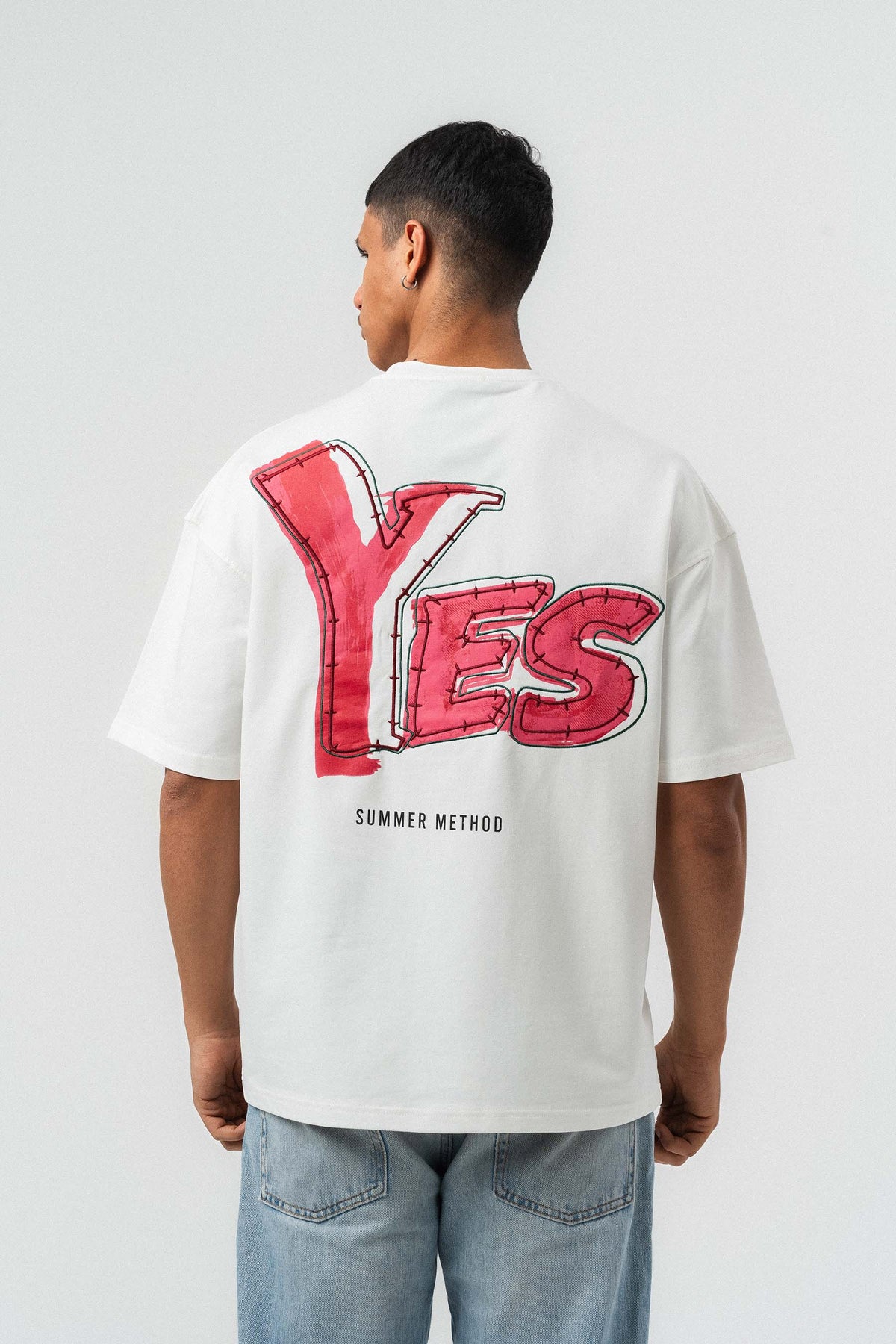 Yes Art ve Nakış Detaylı Beyaz Premium Oversize Baskılı T-Shirt