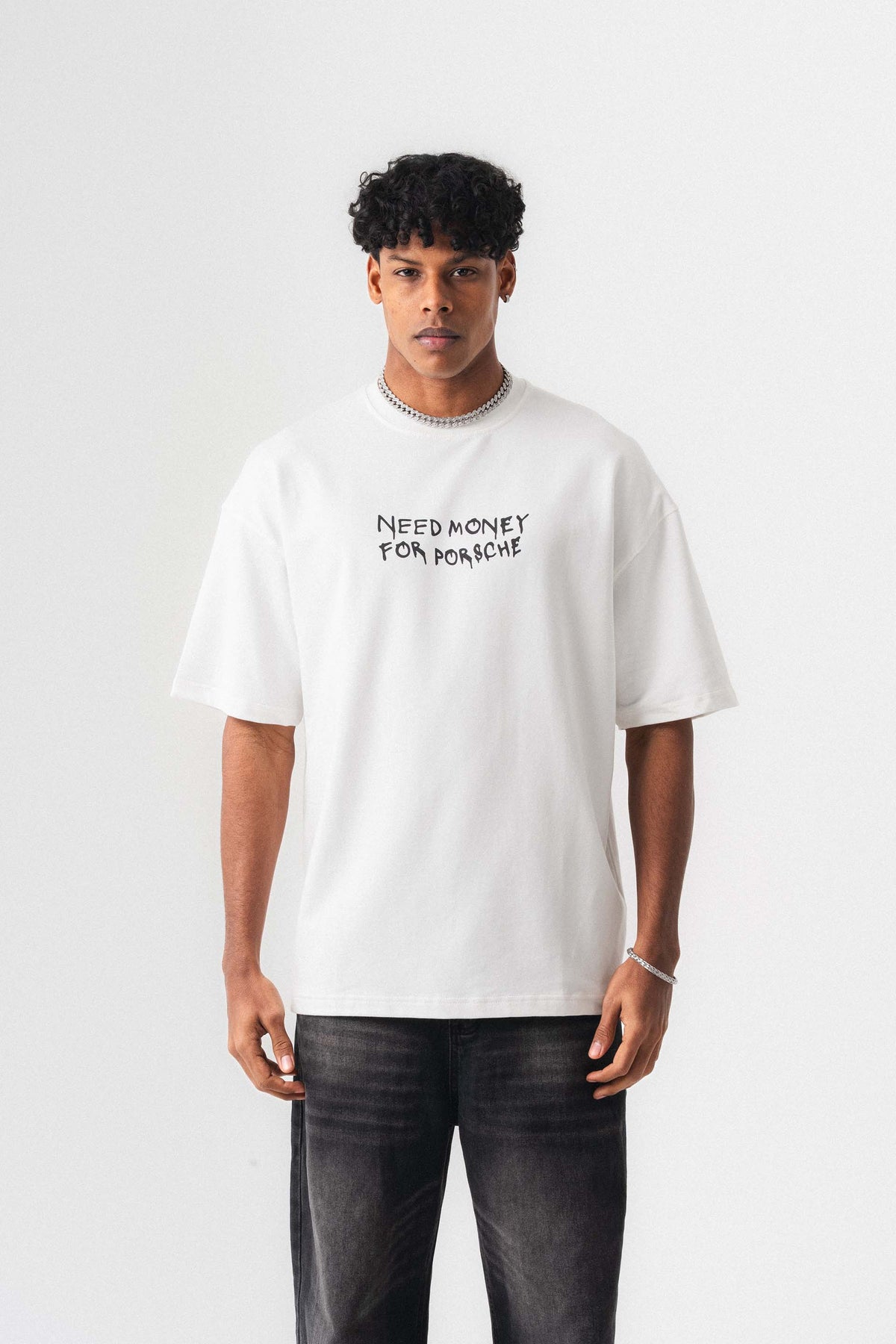 Need Money For Porsche Beyaz Oversize Baskılı T-Shirt