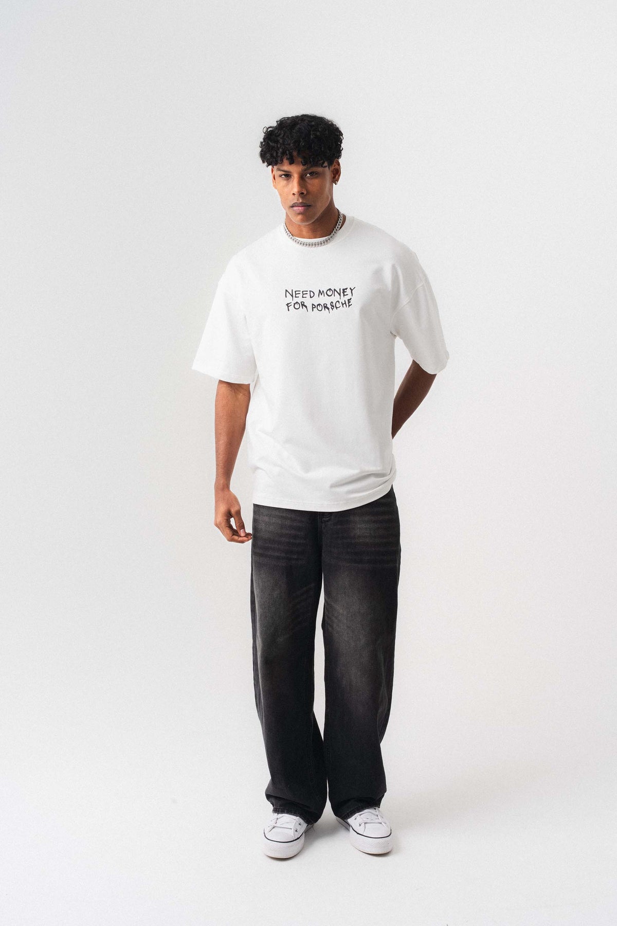 Need Money For Porsche Beyaz Oversize Baskılı T-Shirt