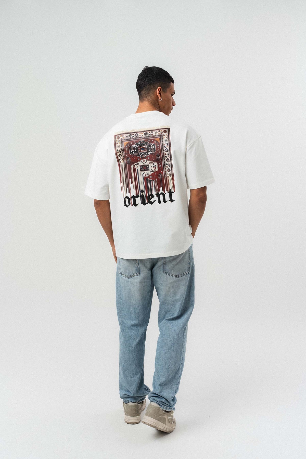 Orient Etnik Desen Nakış Detaylı Gri Oversize Baskılı T-Shirt