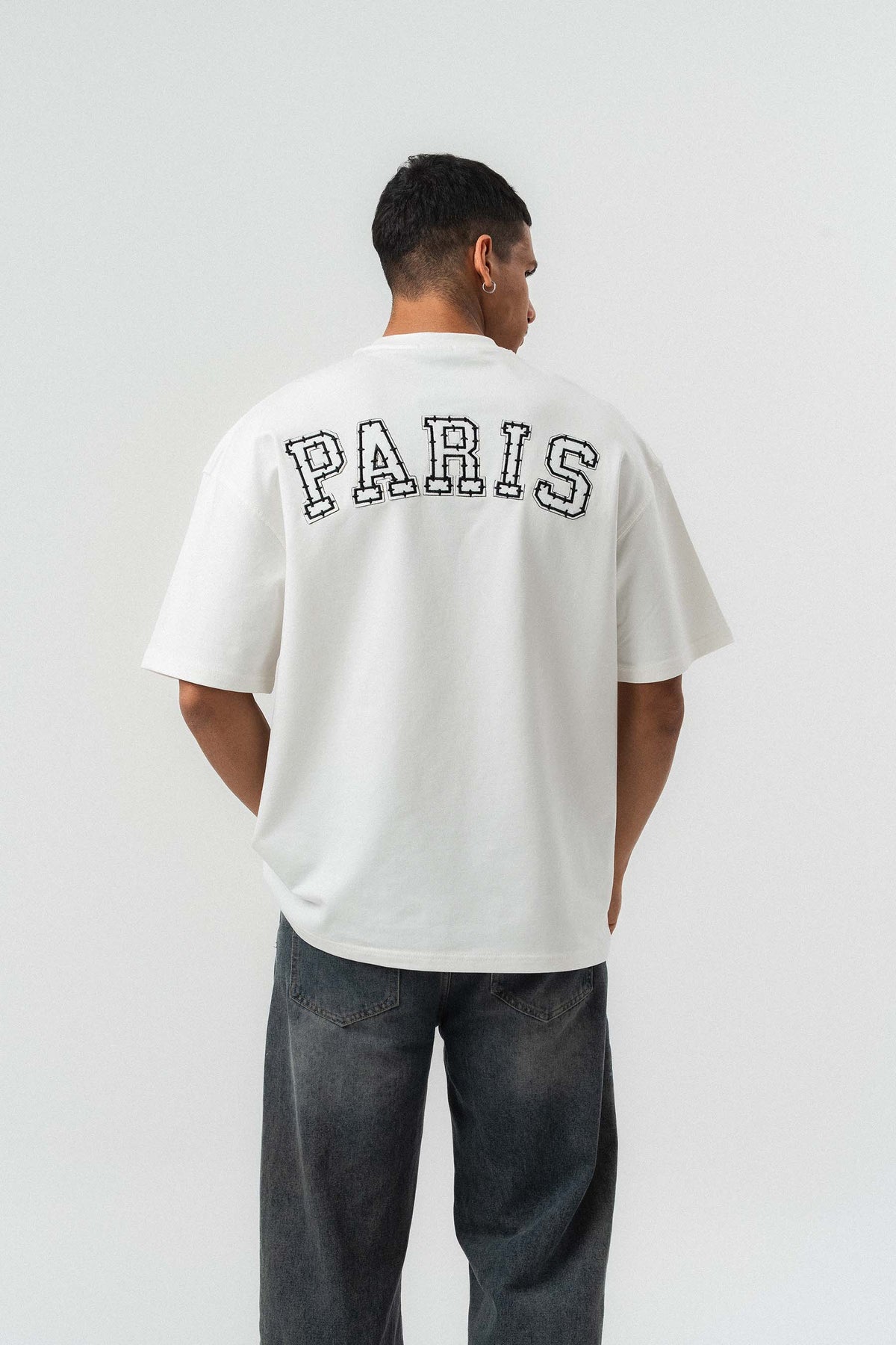 Paris Nakış Detaylı Beyaz Oversize Baskılı T-Shirt