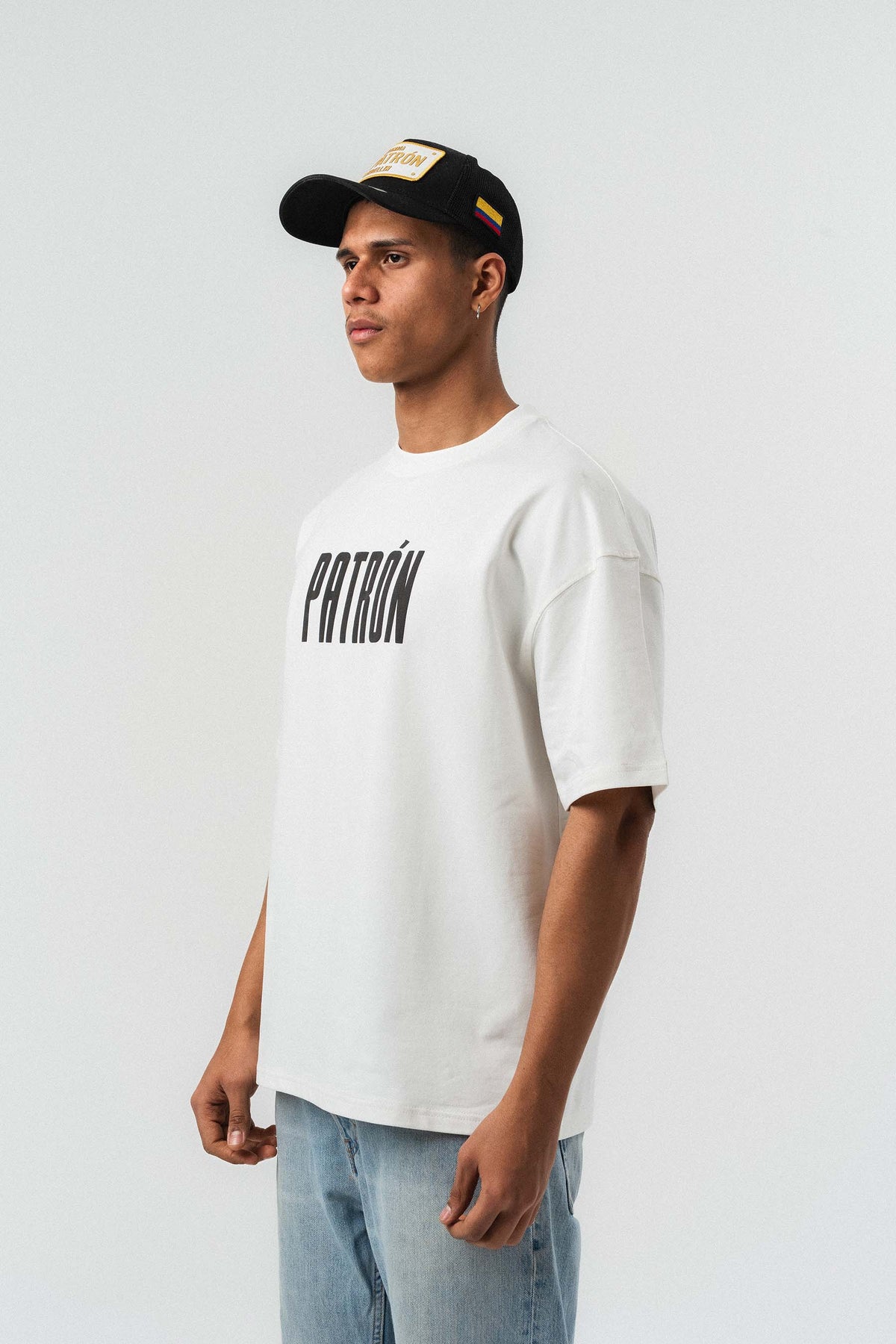 Patron Kabartmalı Beyaz Oversize Baskılı T-Shirt