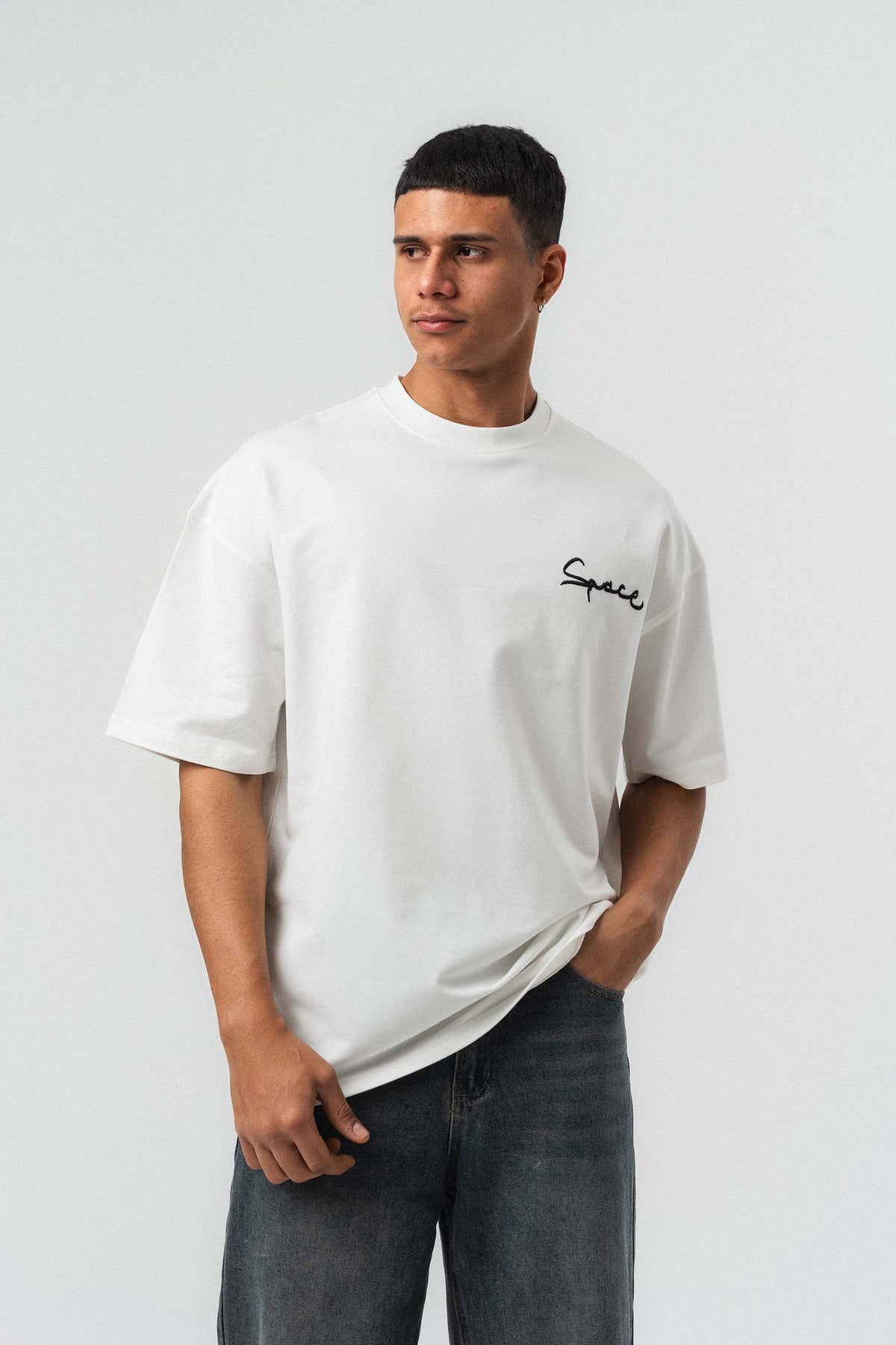 Space Etnik Desen Nakış Detaylı Beyaz Oversize Baskılı T-Shirt