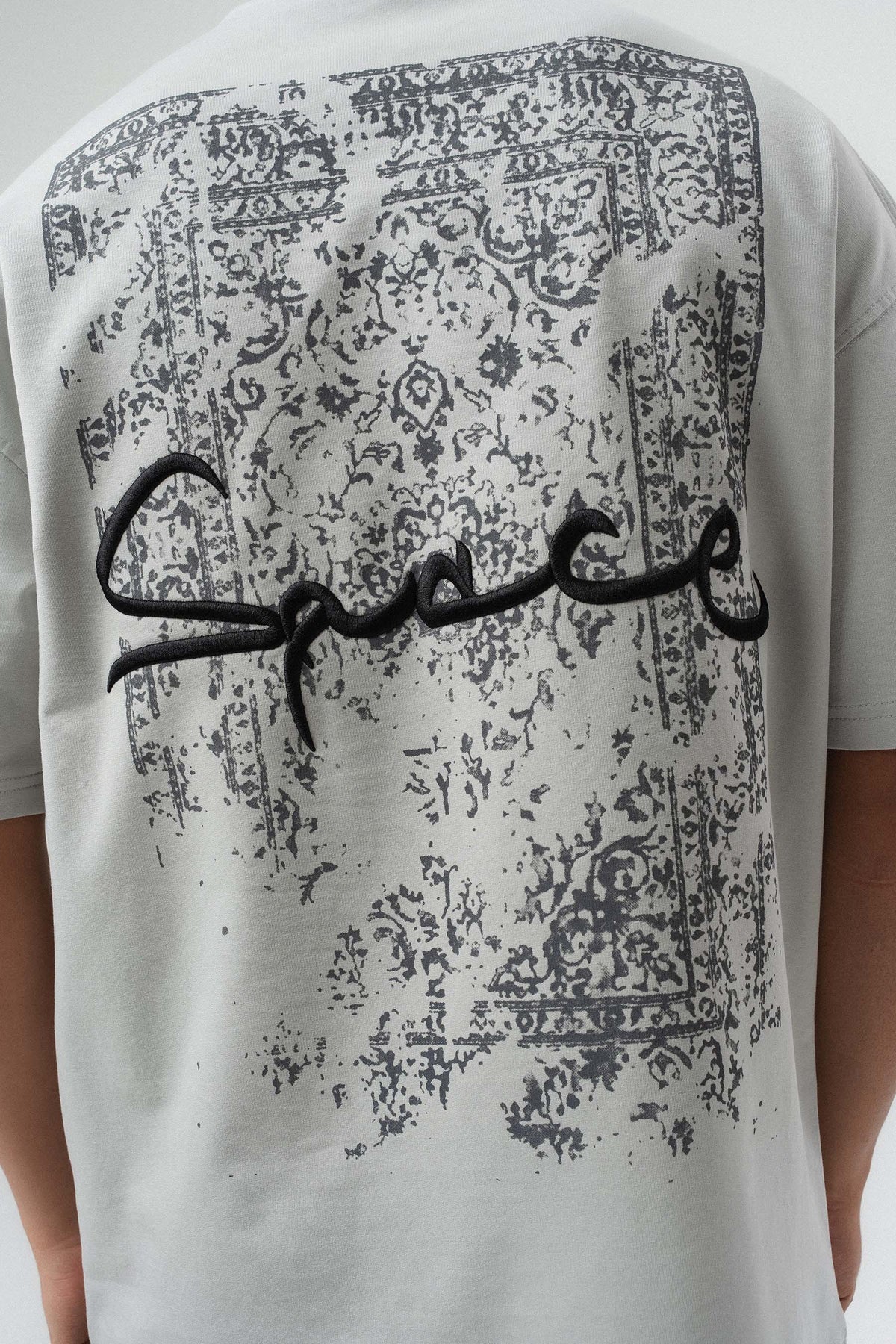 Space Etnik Desen Nakış Detaylı Gri Oversize Baskılı T-Shirt