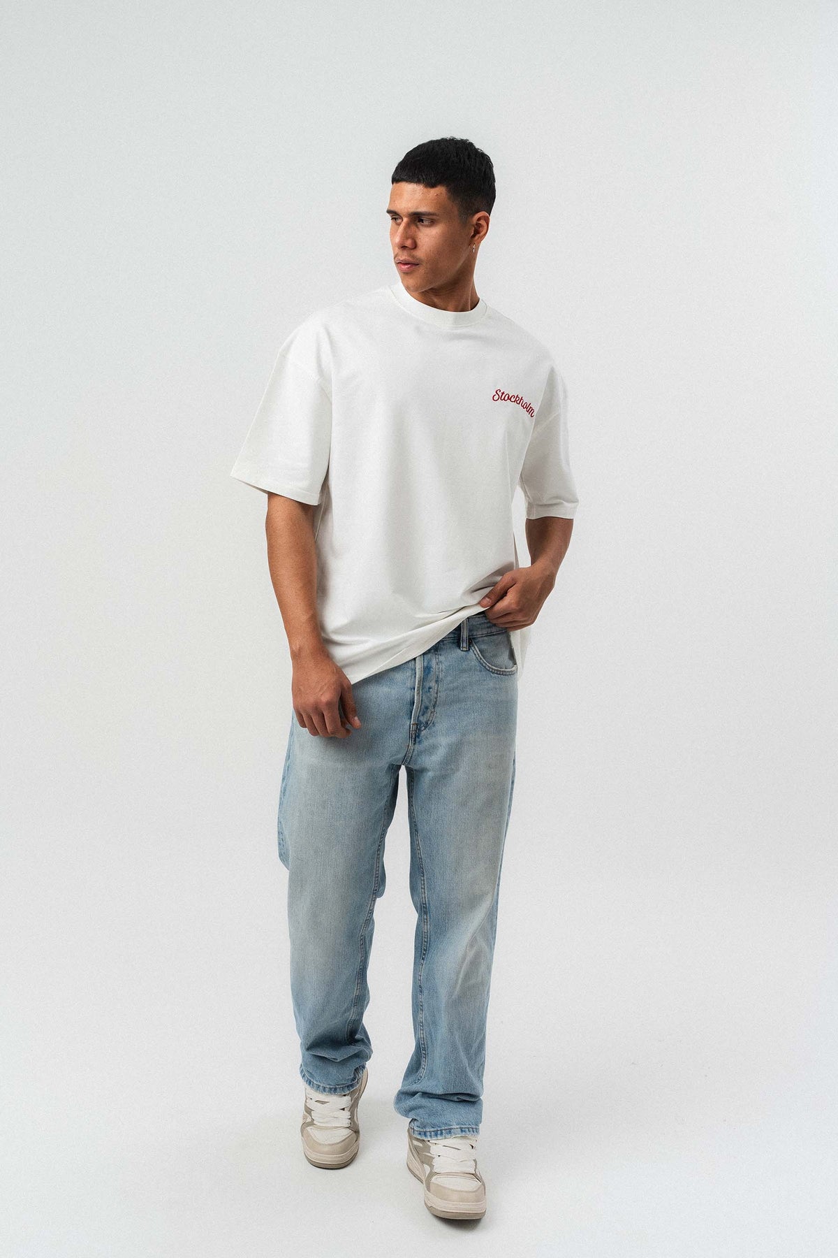 Stockholm Nakış Detaylı Beyaz Oversize Baskılı T-Shirt