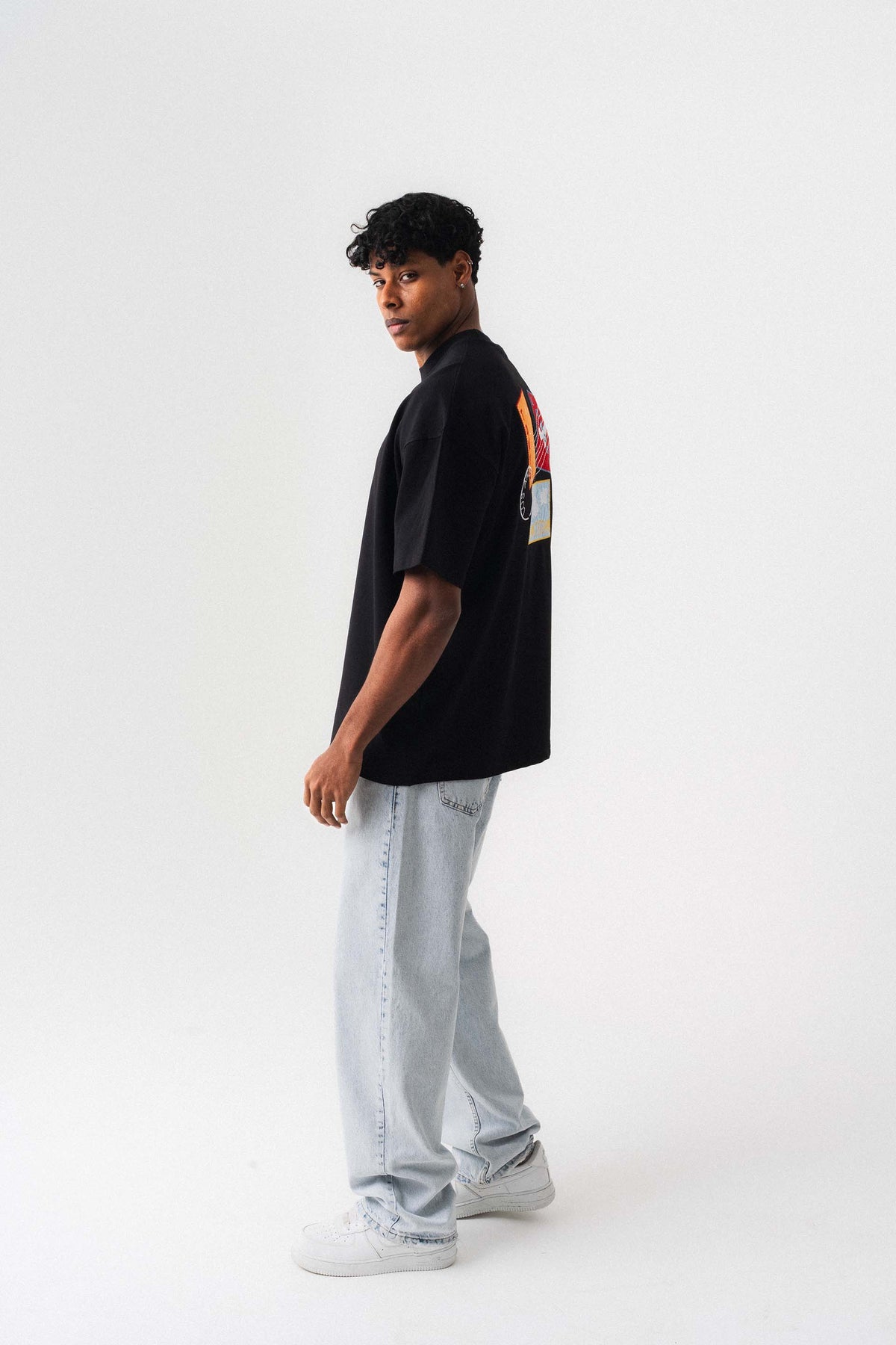 Tokyo Patchli Siyah Oversize Baskılı T-Shirt
