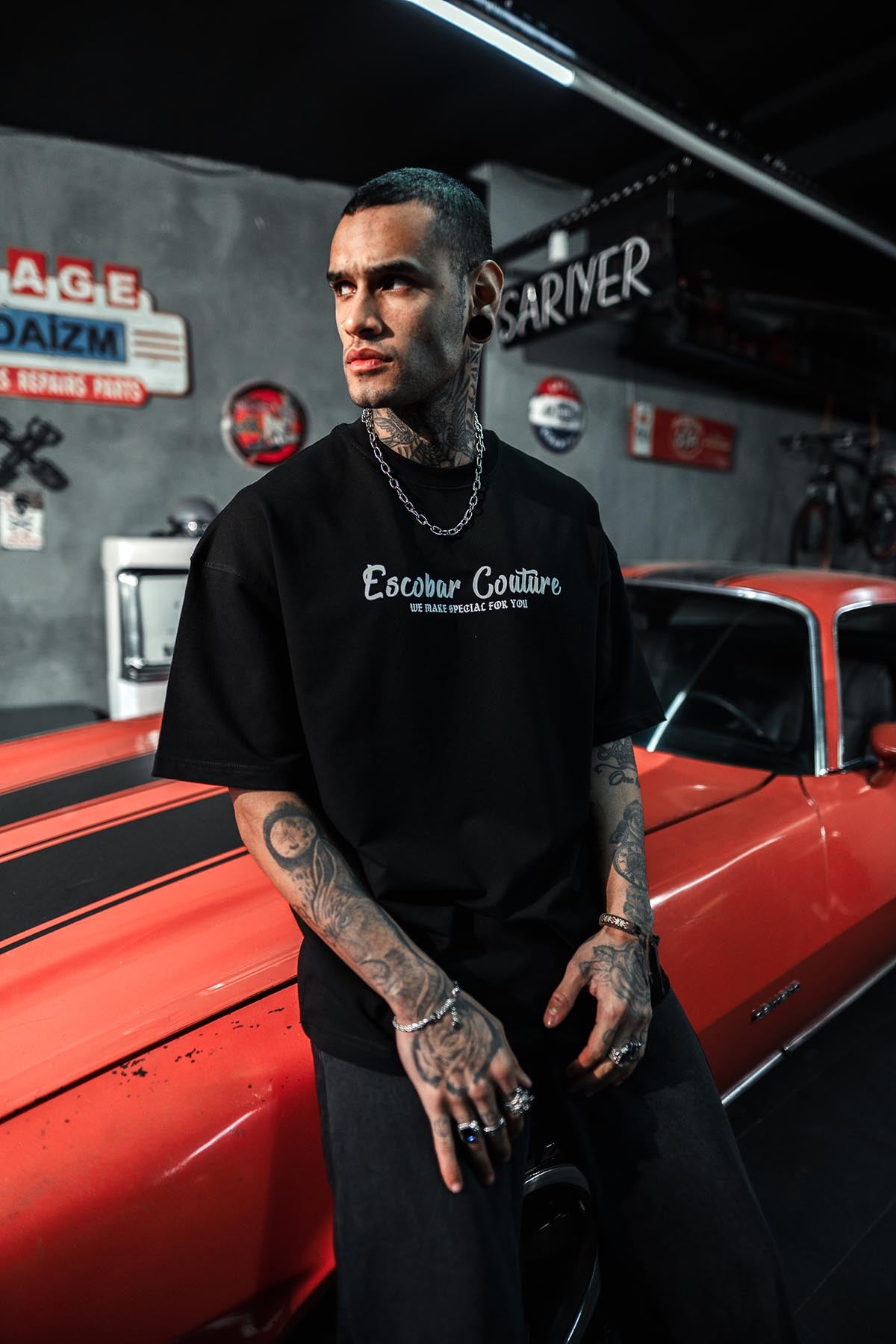 Escobar Couture Halı Desen Oversize Siyah Tshirt