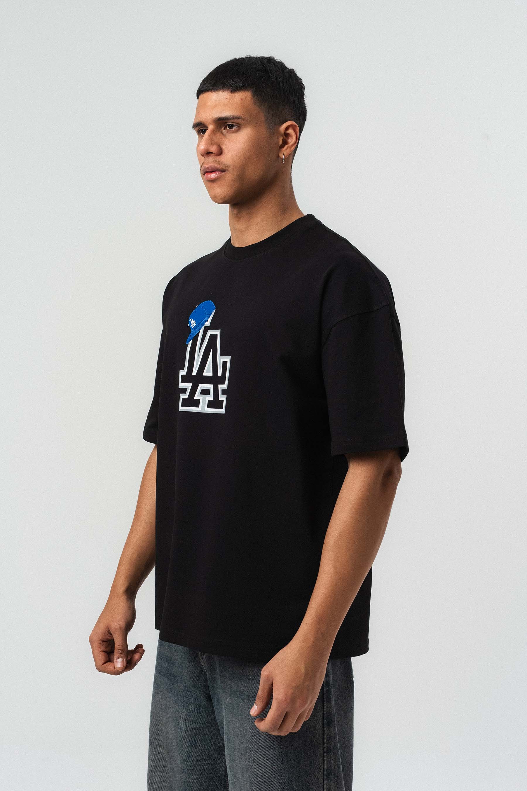 LA Nakış Detaylı Siyah Oversize Baskılı T-Shirt