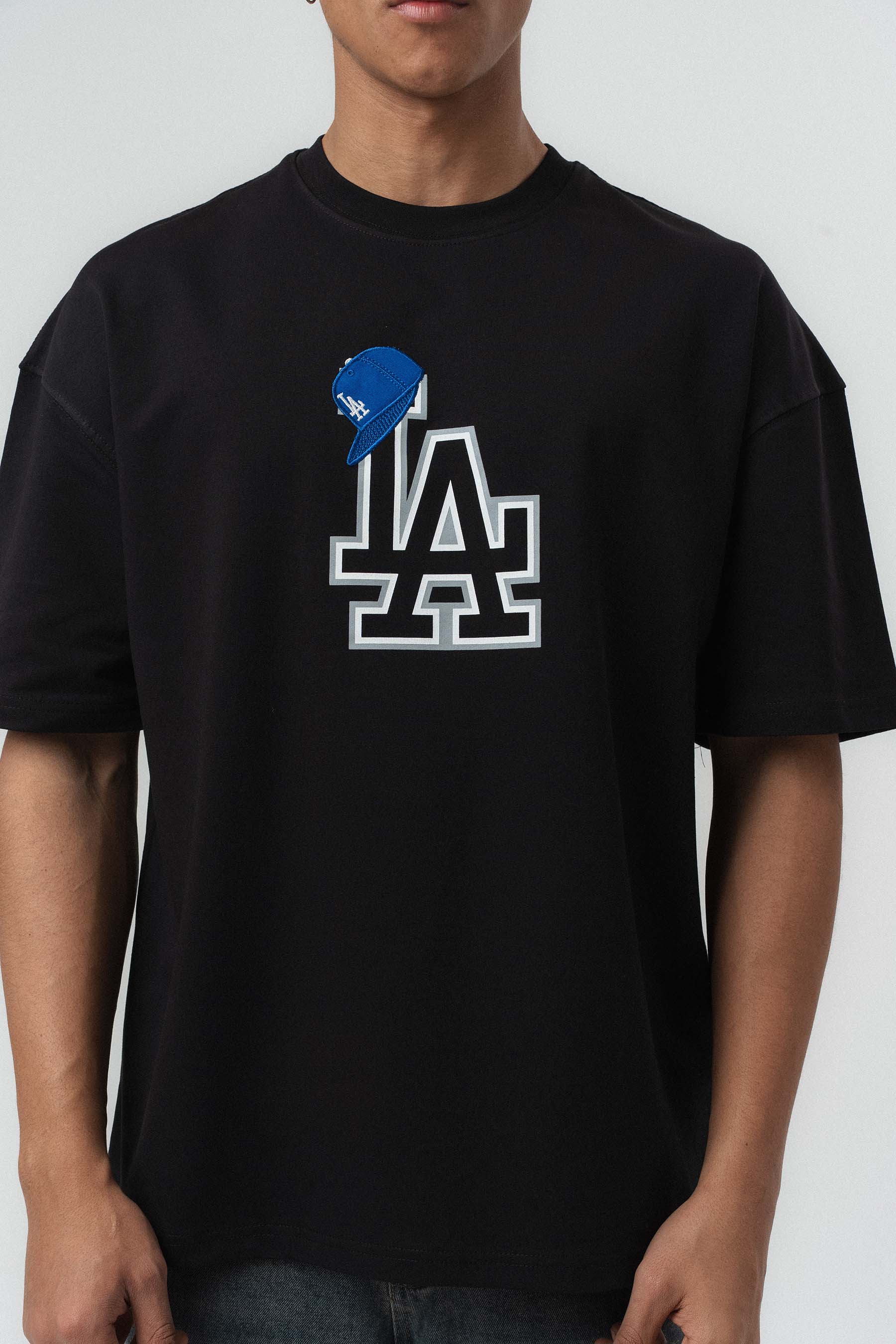 LA Nakış Detaylı Siyah Oversize Baskılı T-Shirt