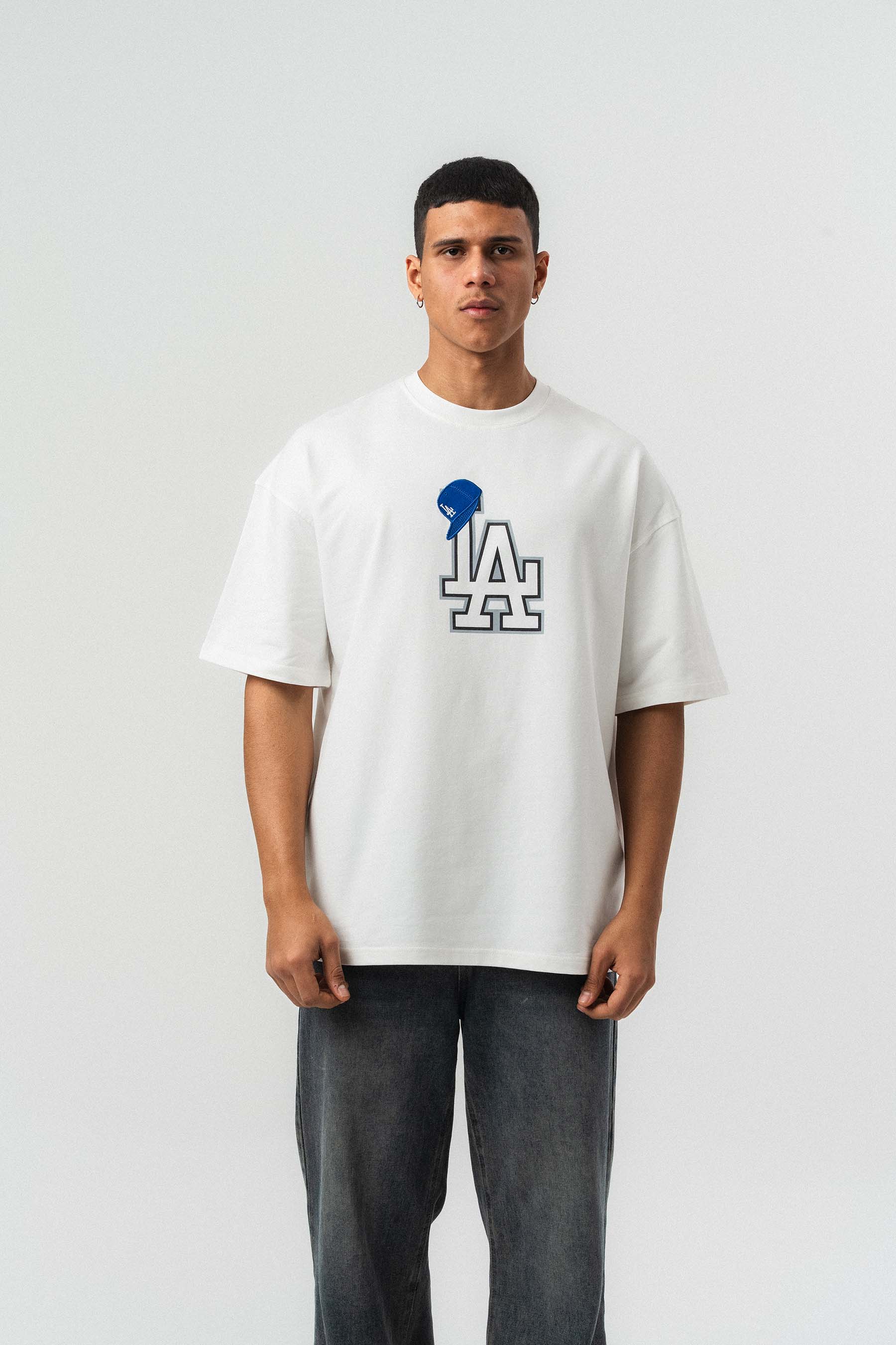 LA Nakış Detaylı Beyaz Oversize Baskılı T-Shirt