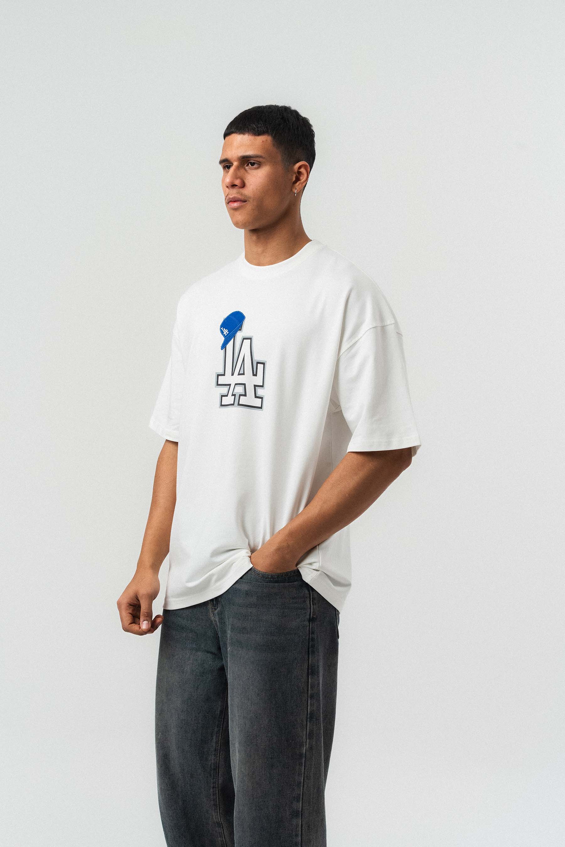 LA Nakış Detaylı Beyaz Oversize Baskılı T-Shirt