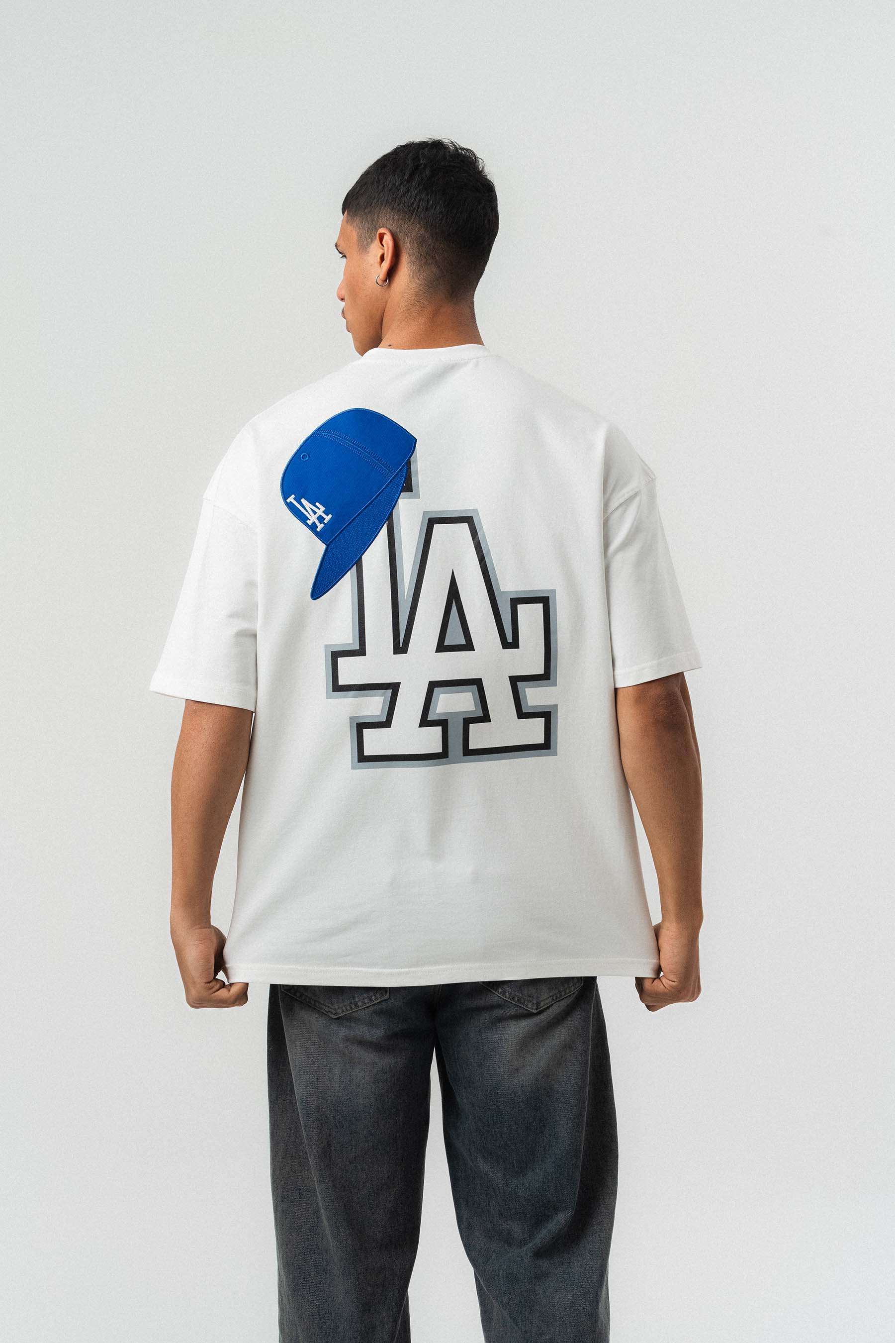 LA Nakış Detaylı Beyaz Oversize Baskılı T-Shirt