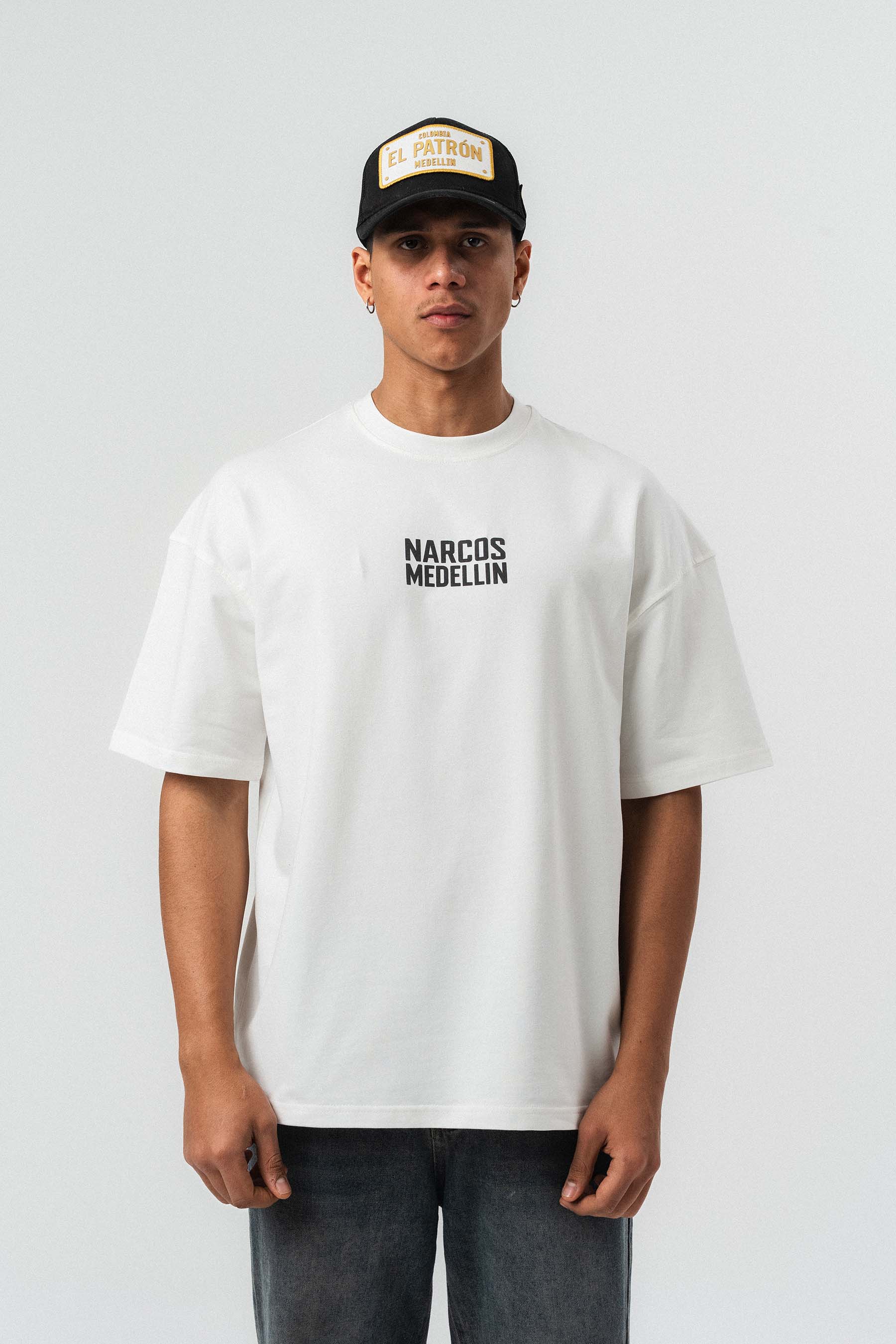 Narcos Medellin Nakış Detaylı Beyaz Oversize Baskılı T-Shirt