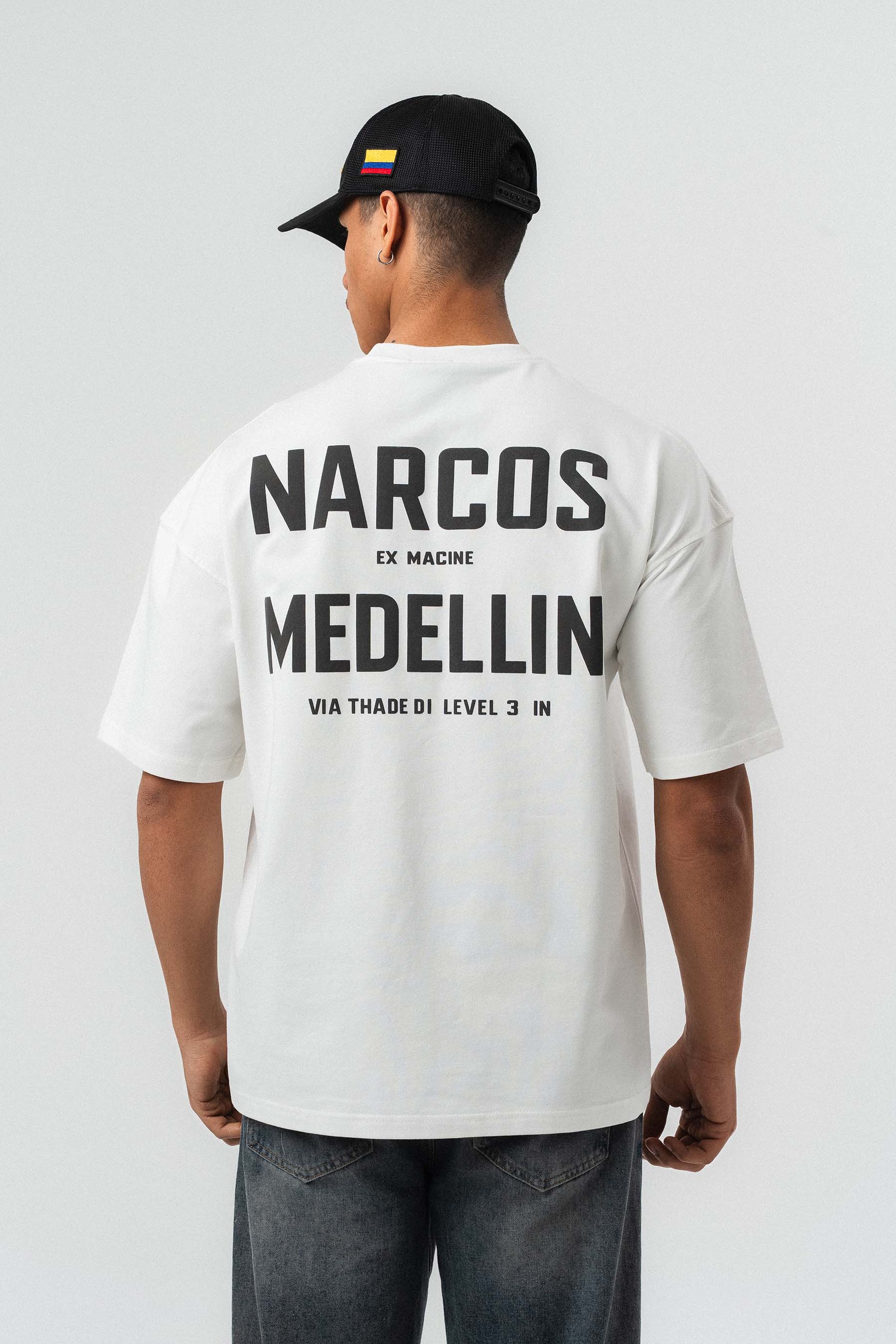 Narcos Medellin Nakış Detaylı Beyaz Oversize Baskılı T-Shirt