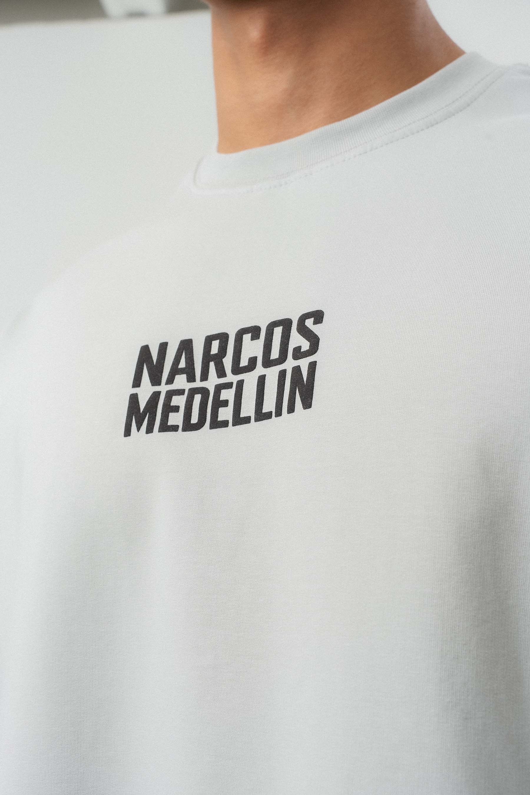 Narcos Medellin Nakış Detaylı Gri Oversize Baskılı T-Shirt