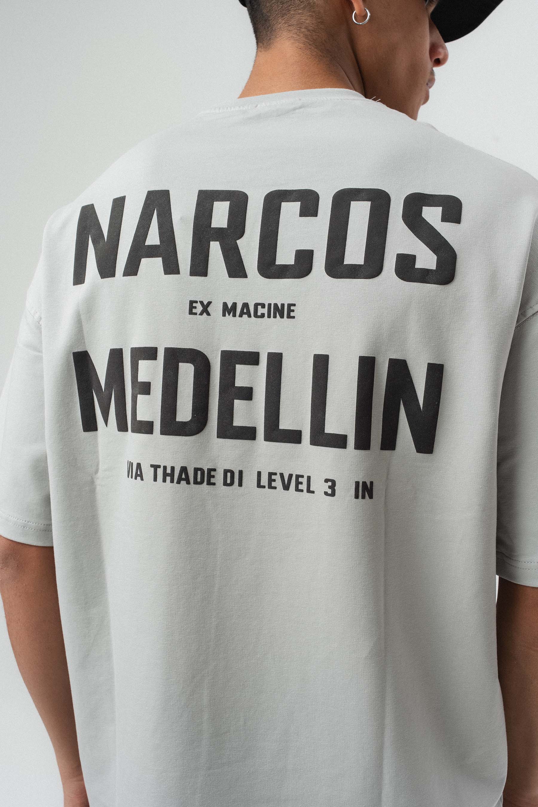 Narcos Medellin Nakış Detaylı Gri Oversize Baskılı T-Shirt