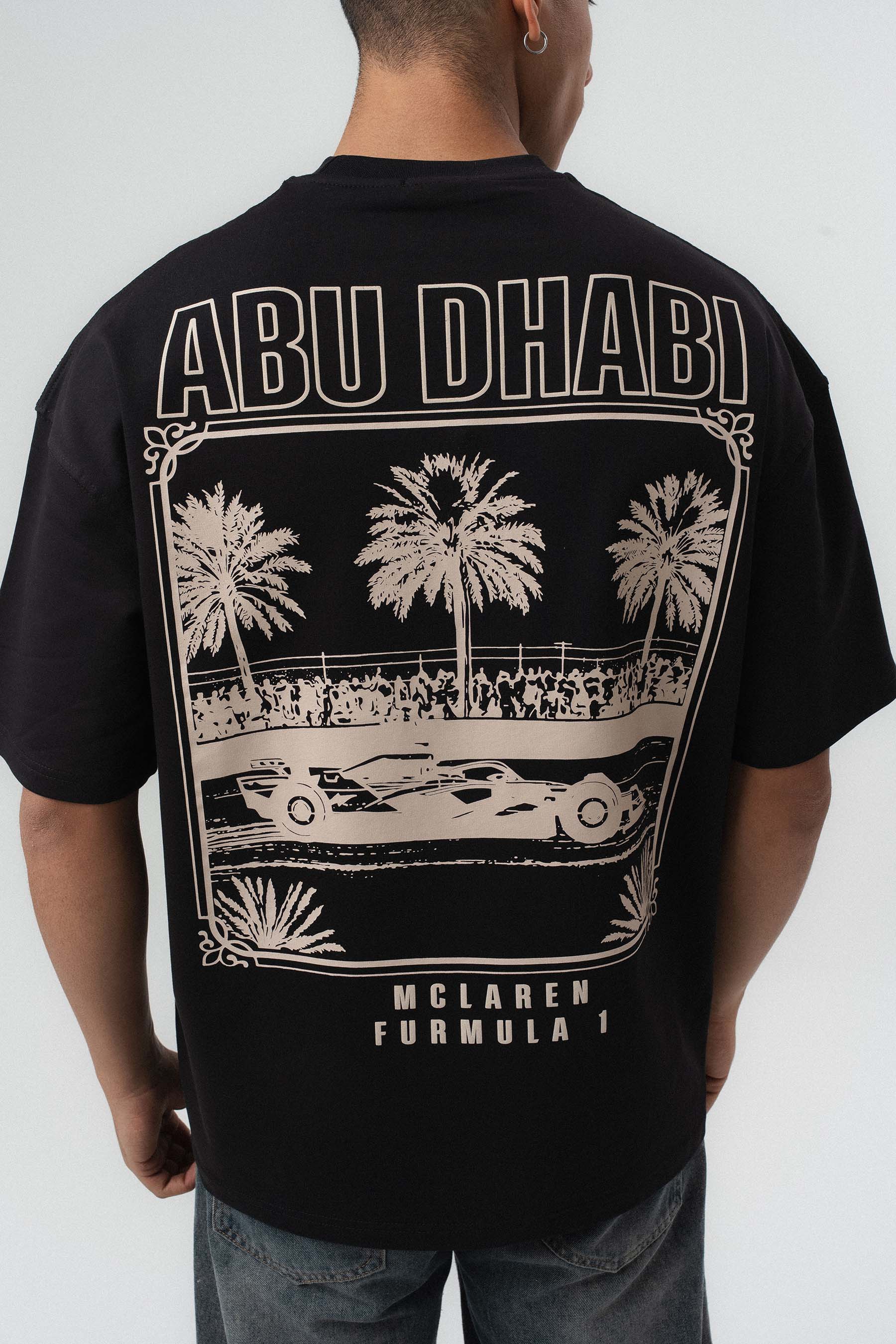 Abu Dabi Gold Kabartma Desenli Siyah Oversize Baskılı T-Shirt