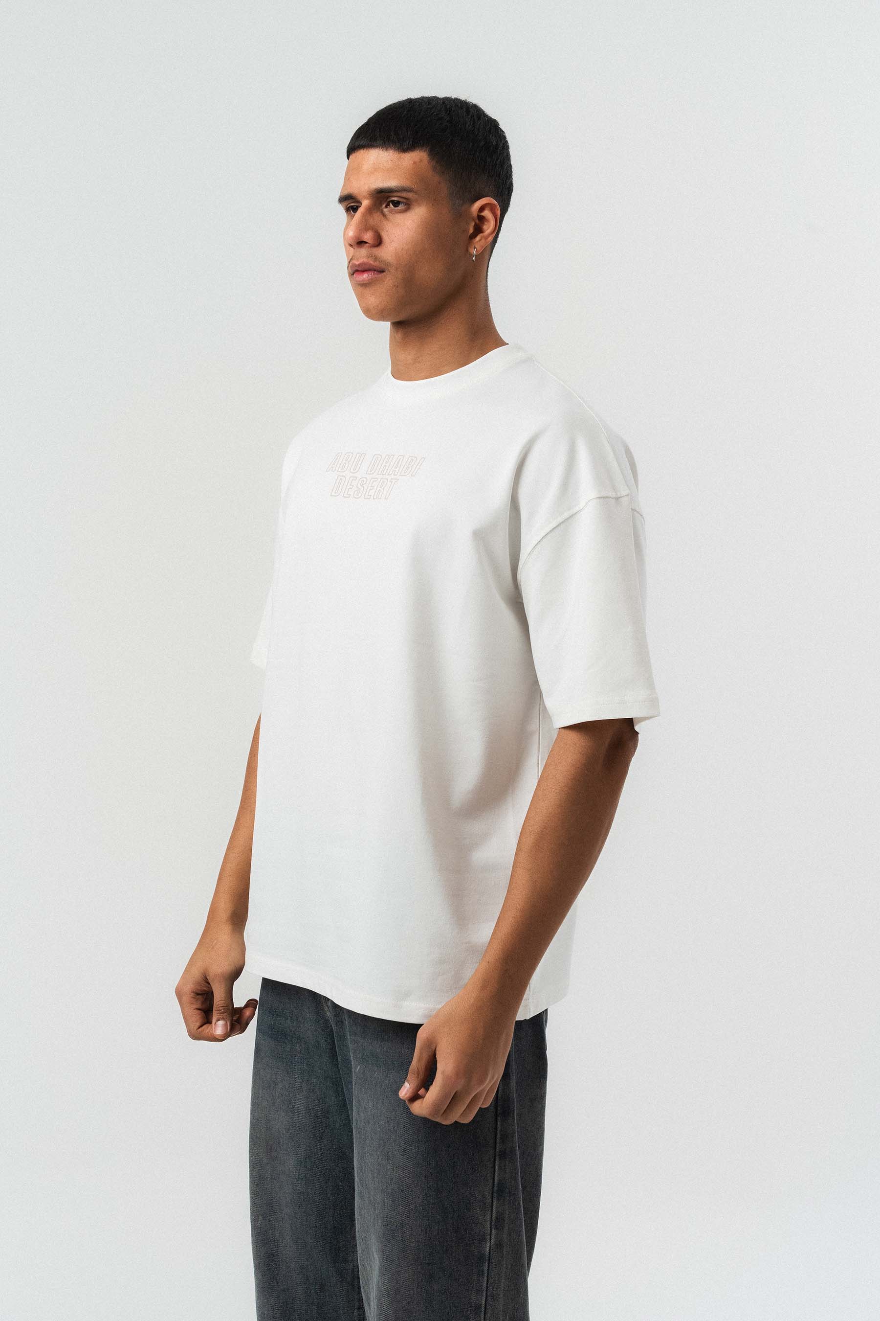 Abu Dabi Gold Kabartma Desenli Beyaz Oversize Baskılı T-Shirt