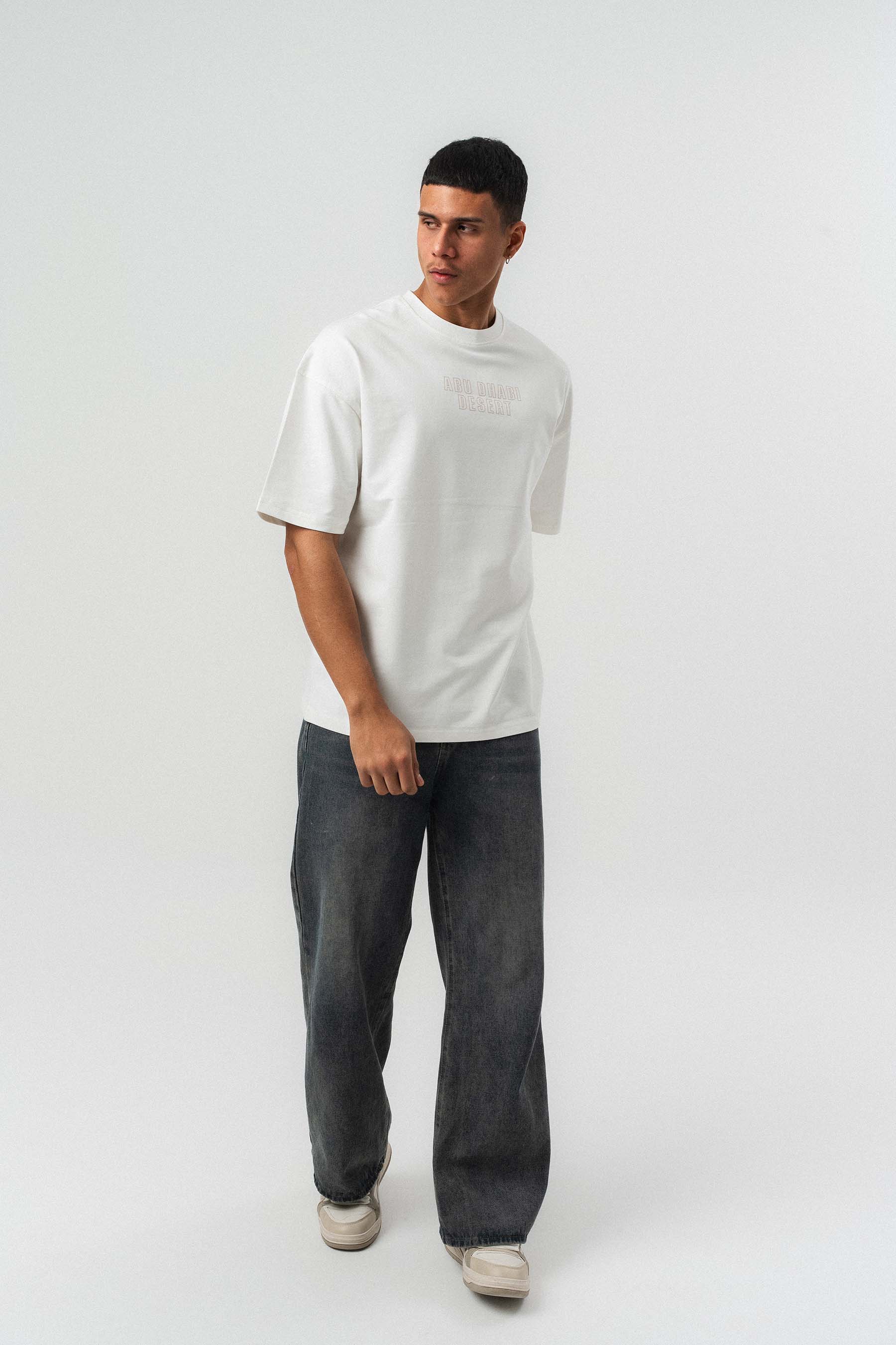 Abu Dabi Gold Kabartma Desenli Beyaz Oversize Baskılı T-Shirt