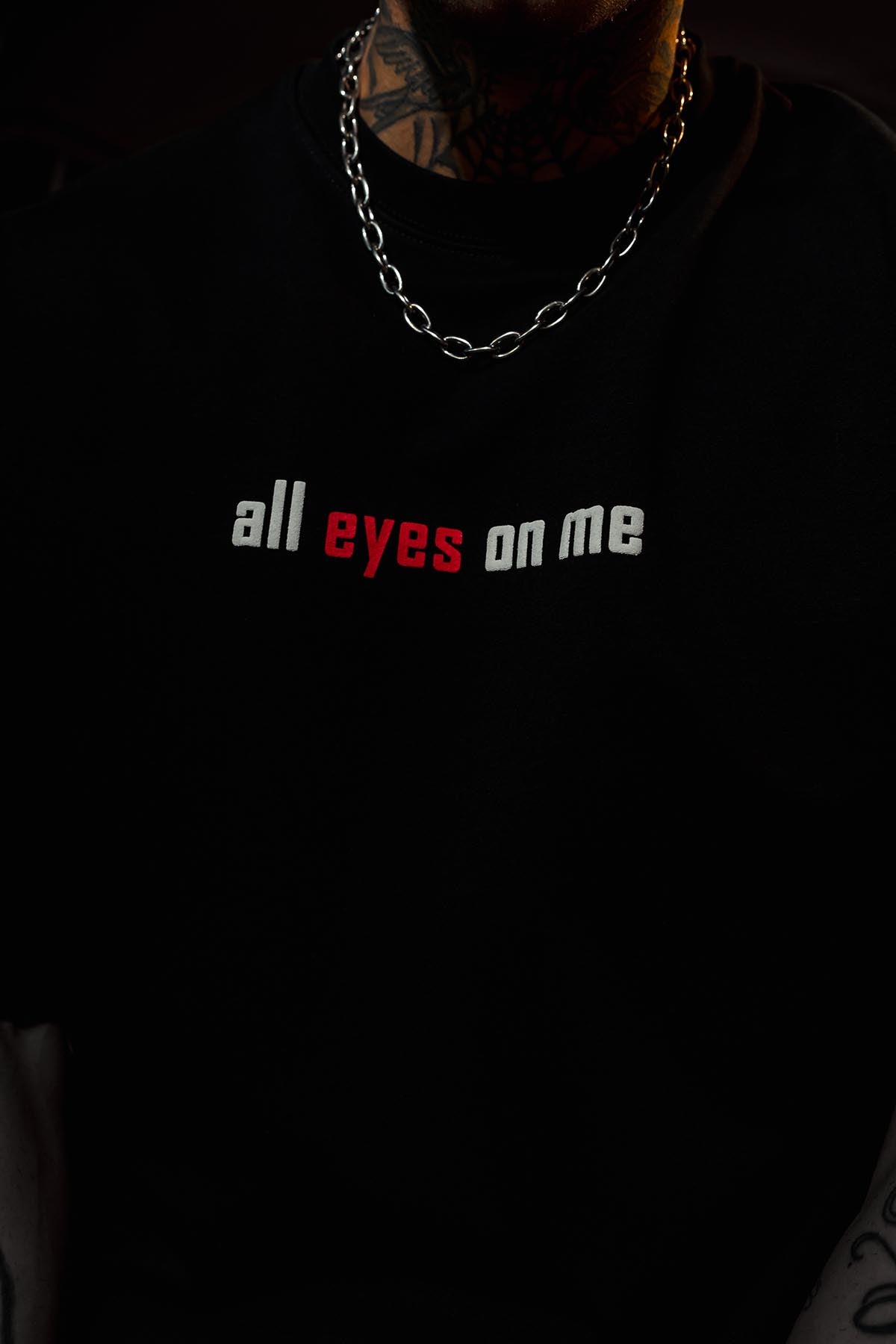 All Eyes On Me Sigara Baskılı Oversize Siyah T-Shirt