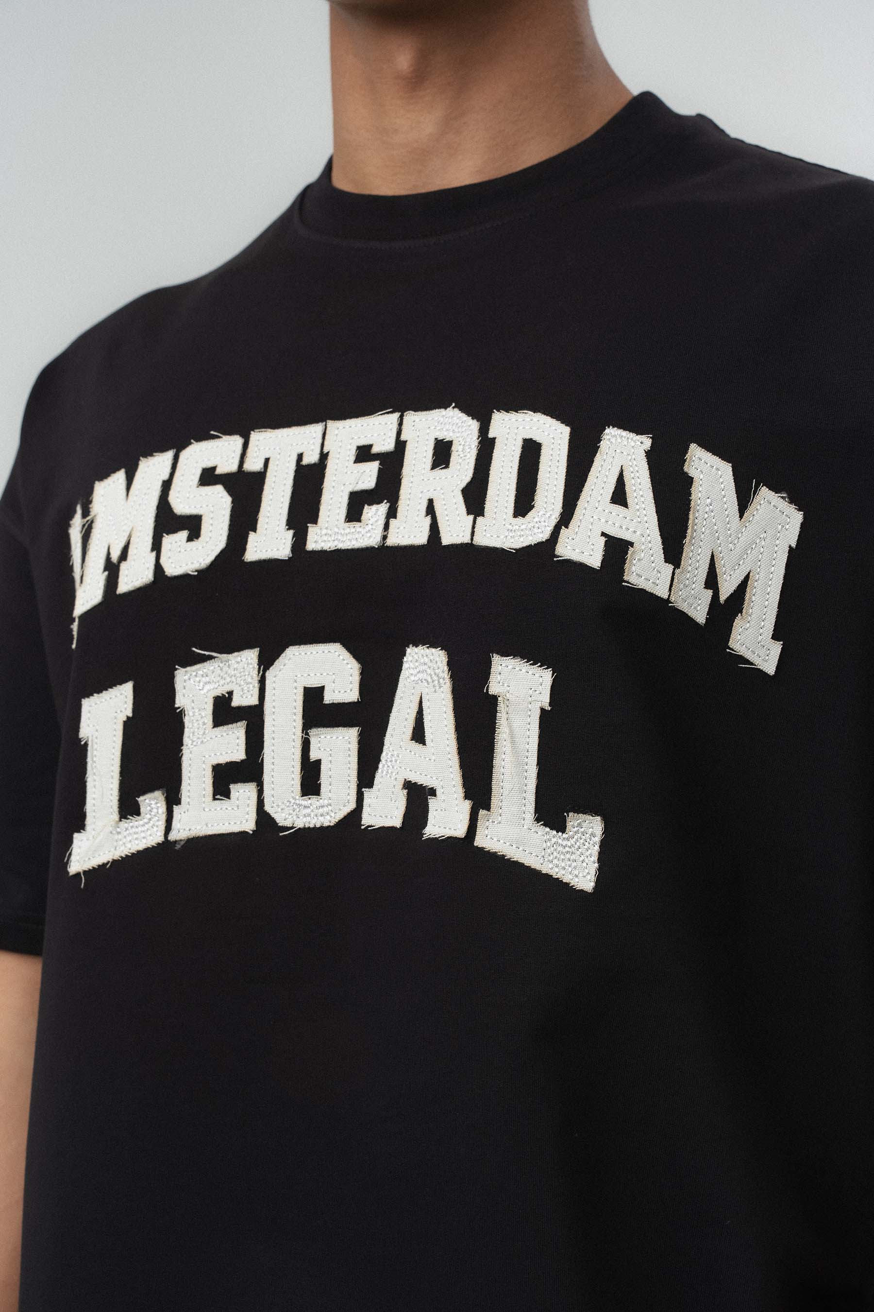 Amsterdam Legal Nakış Detaylı Siyah Oversize Baskılı T-Shirt