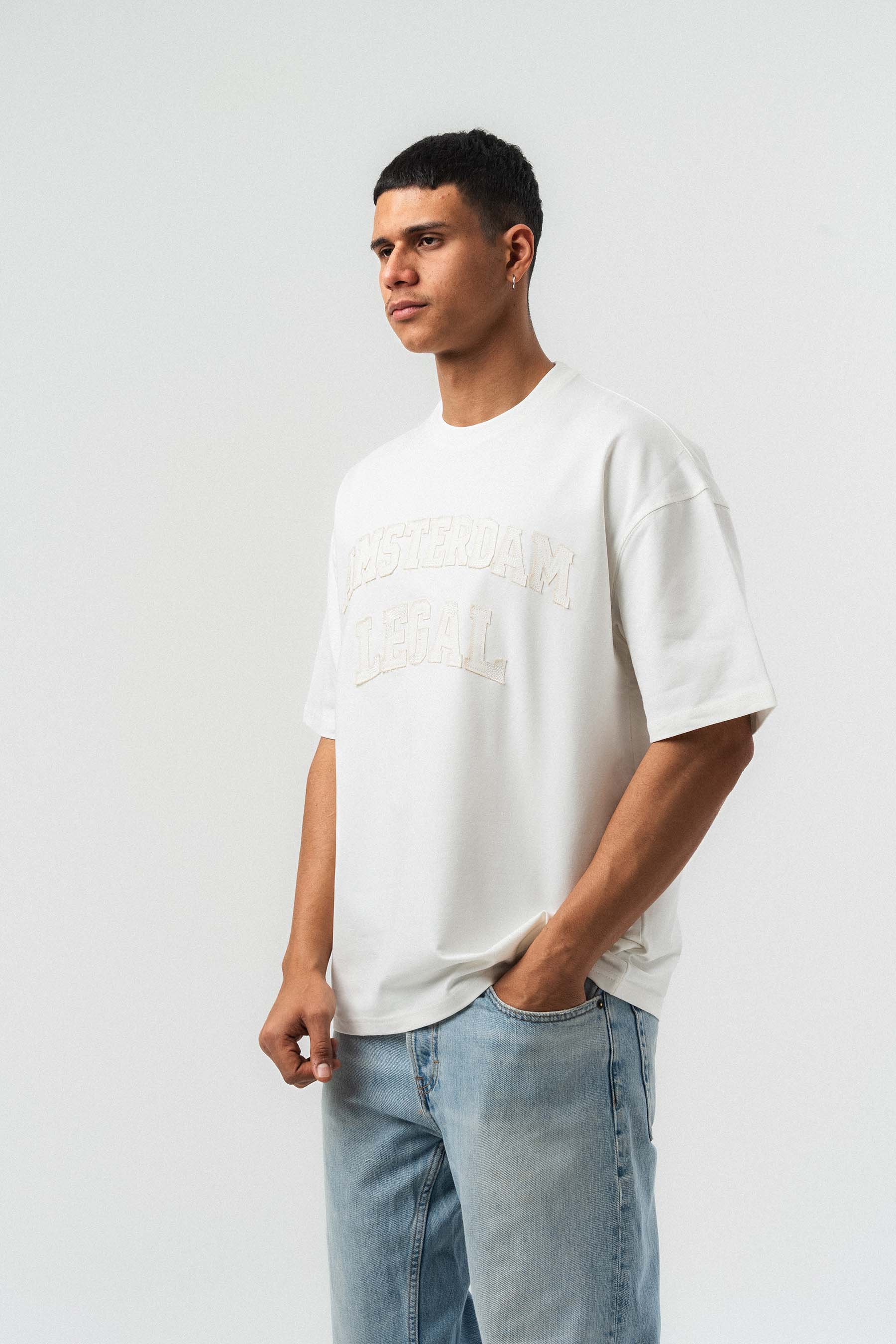 Amsterdam Legal Nakış Detaylı Beyaz Oversize Baskılı T-Shirt