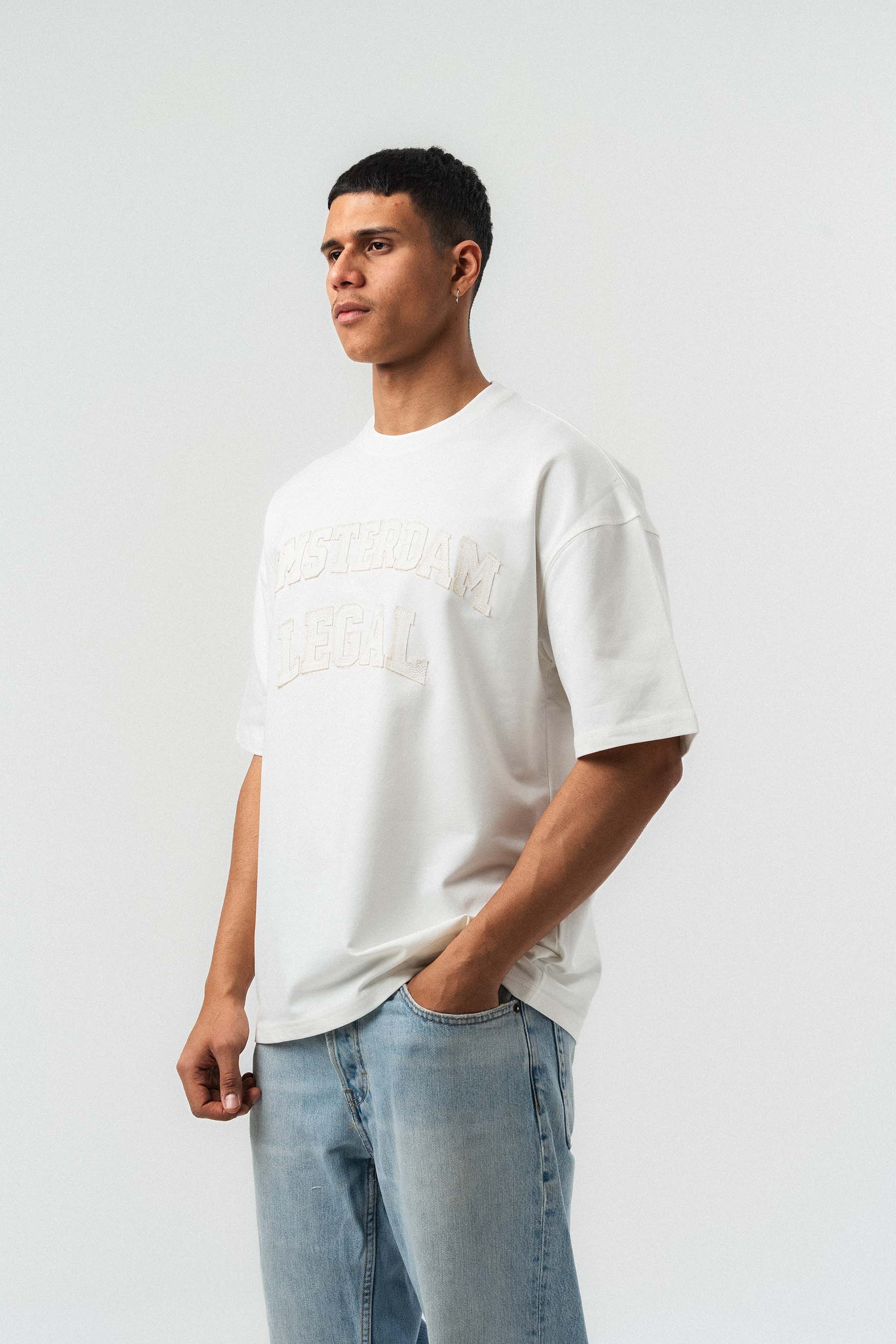Amsterdam Legal Nakış Detaylı Beyaz Oversize Baskılı T-Shirt