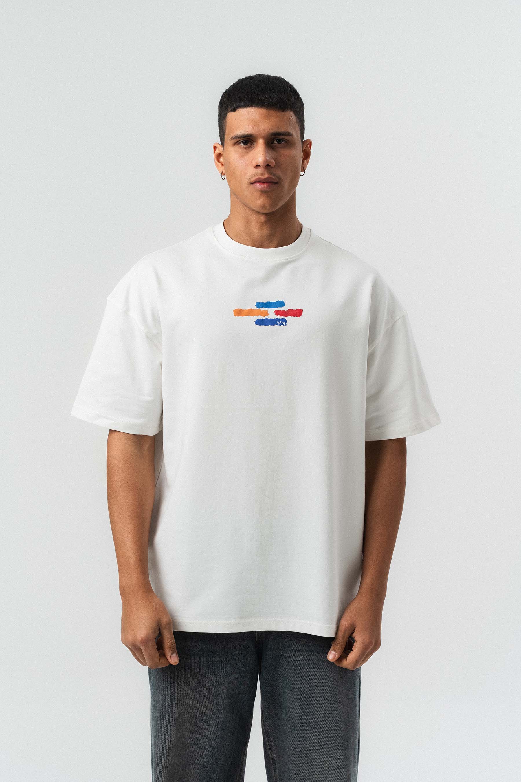 Art Figürlü Kabartmalı Beyaz Oversize Baskılı T-Shirt