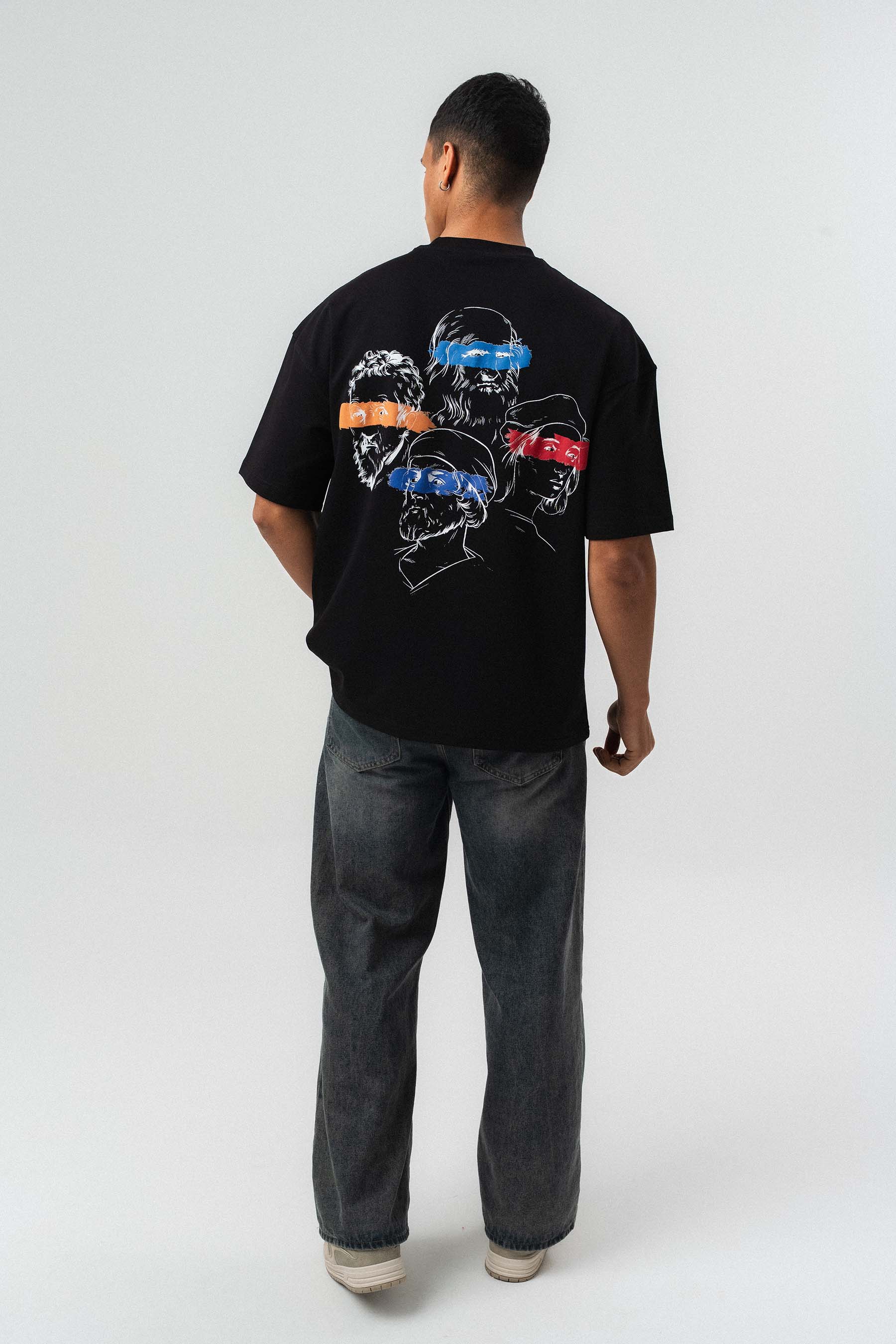 Art Figürlü Kabartmalı Siyah Oversize Baskılı T-Shirt