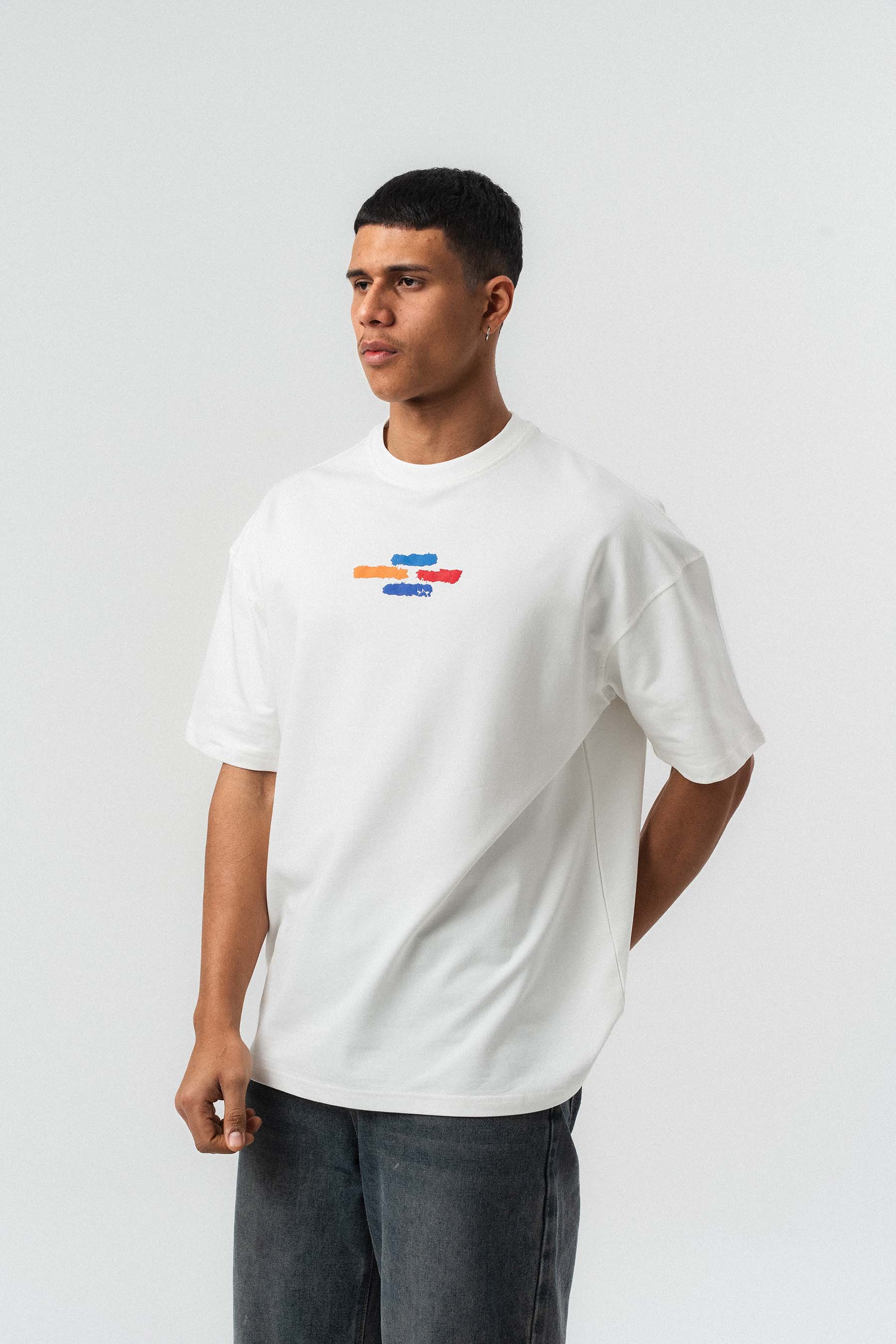 Art Figürlü Kabartmalı Beyaz Oversize Baskılı T-Shirt