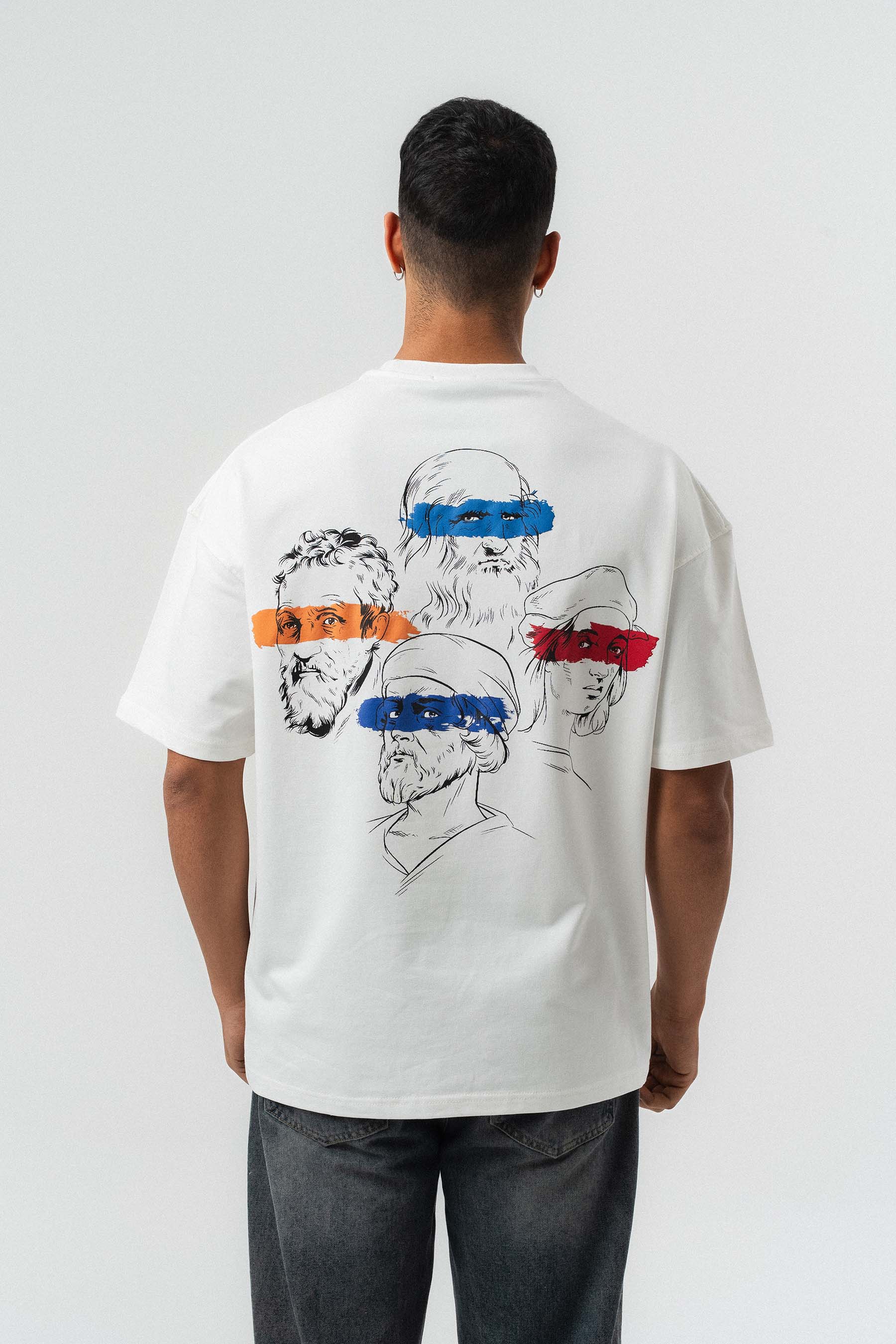 Art Figürlü Kabartmalı Beyaz Oversize Baskılı T-Shirt