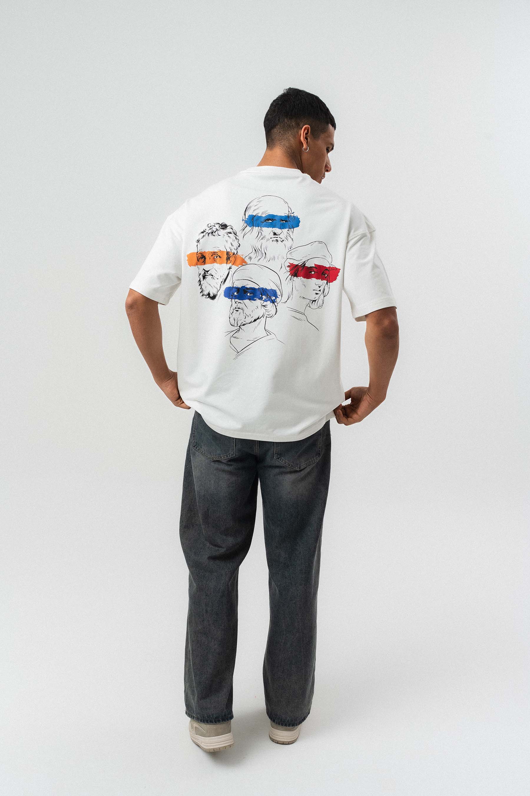 Art Figürlü Kabartmalı Beyaz Oversize Baskılı T-Shirt