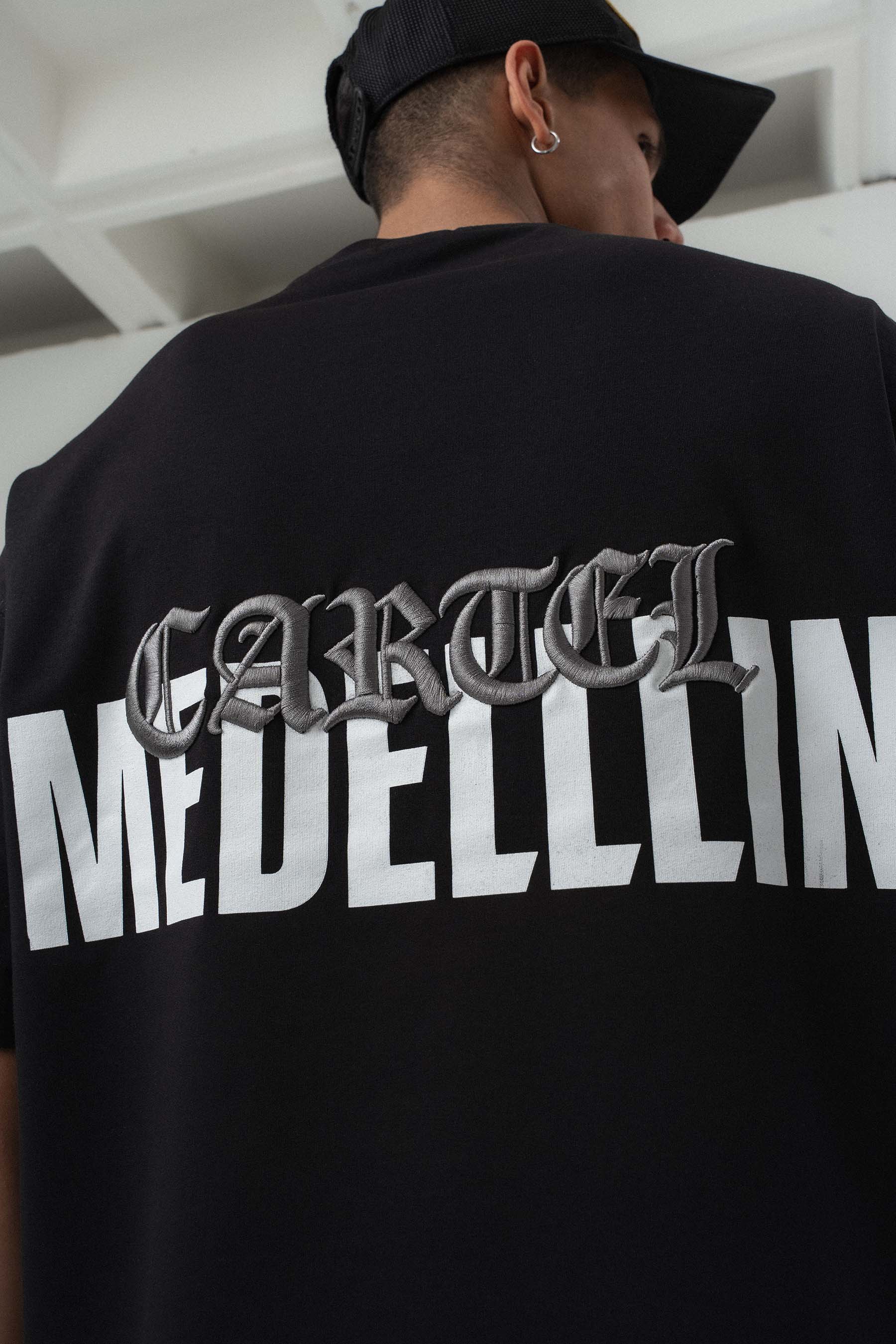 Cartel Medellin Nakış Detaylı Siyah Oversize Baskılı T-Shirt