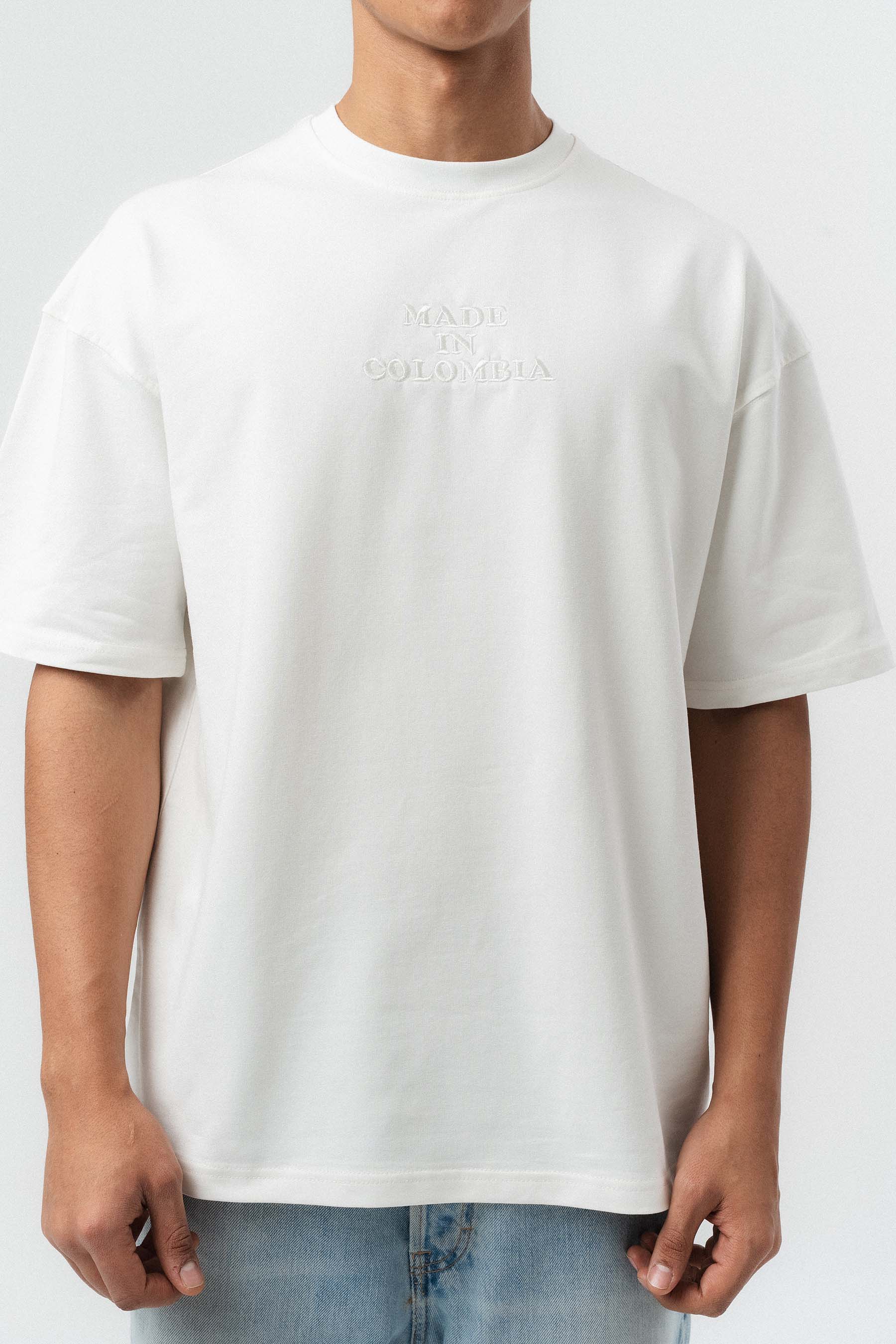 Colombia Nakış Detaylı Beyaz Oversize Baskılı T-Shirt