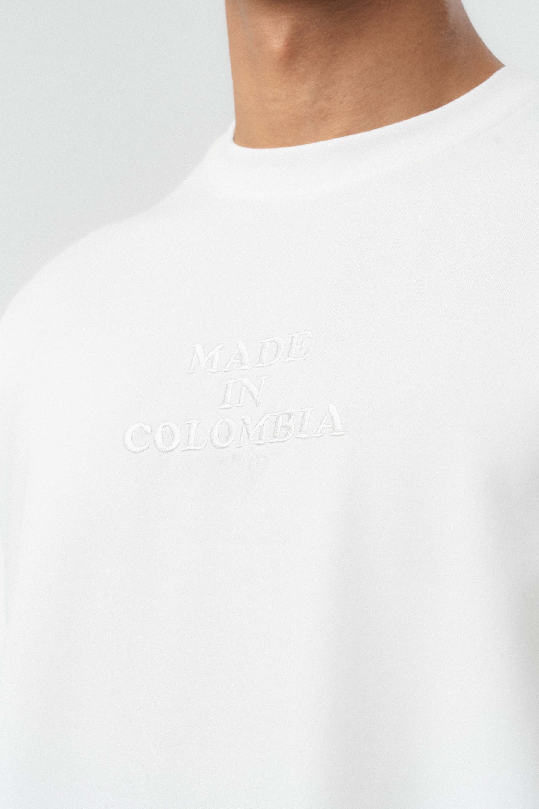 Colombia Nakış Detaylı Beyaz Oversize Baskılı T-Shirt