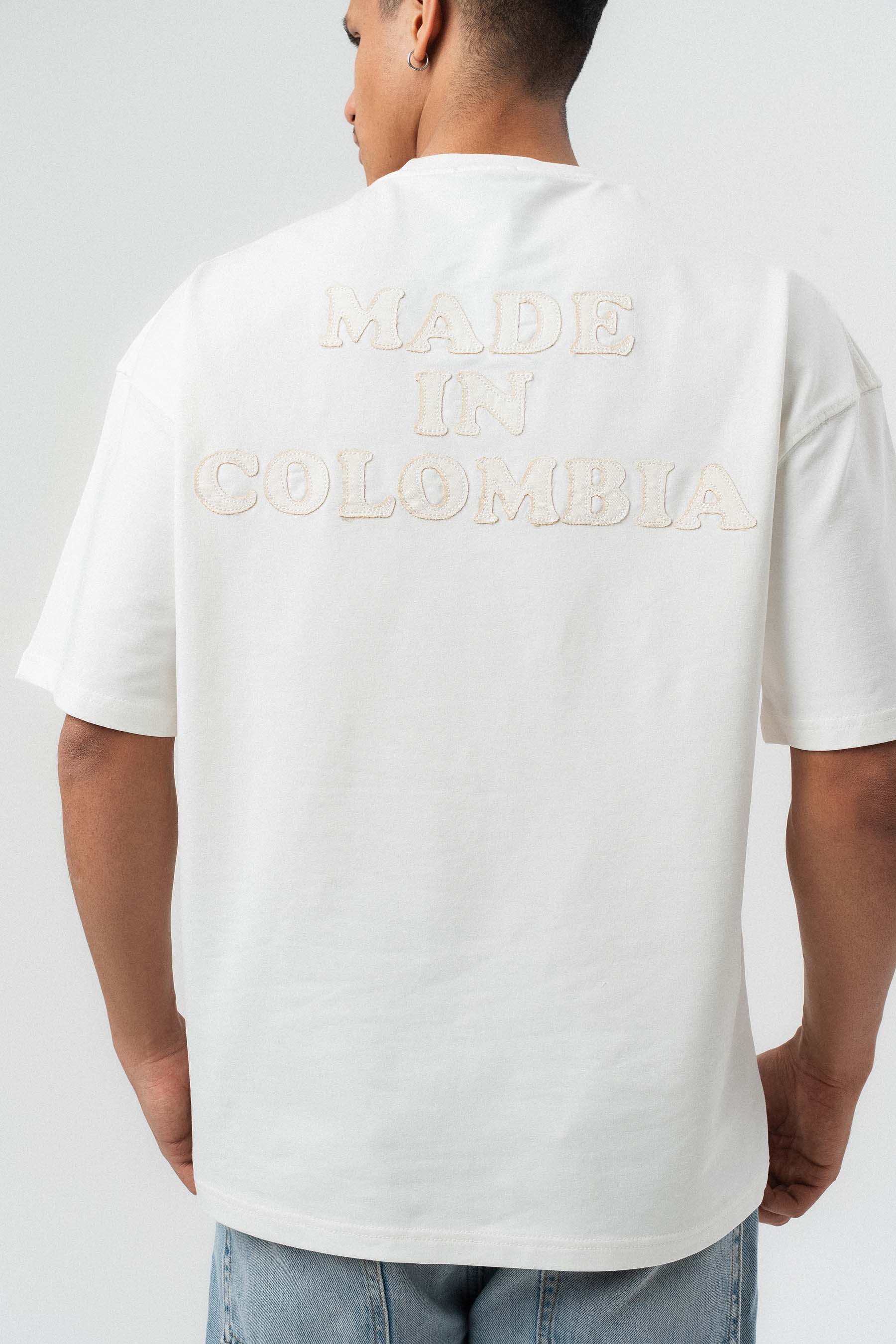 Colombia Nakış Detaylı Beyaz Oversize Baskılı T-Shirt