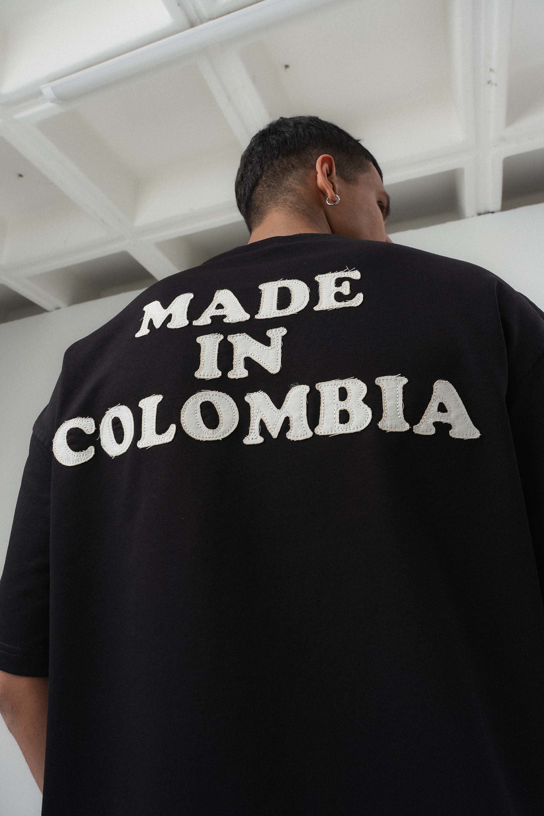 Colombia Nakış Detaylı Siyah Oversize Baskılı T-Shirt