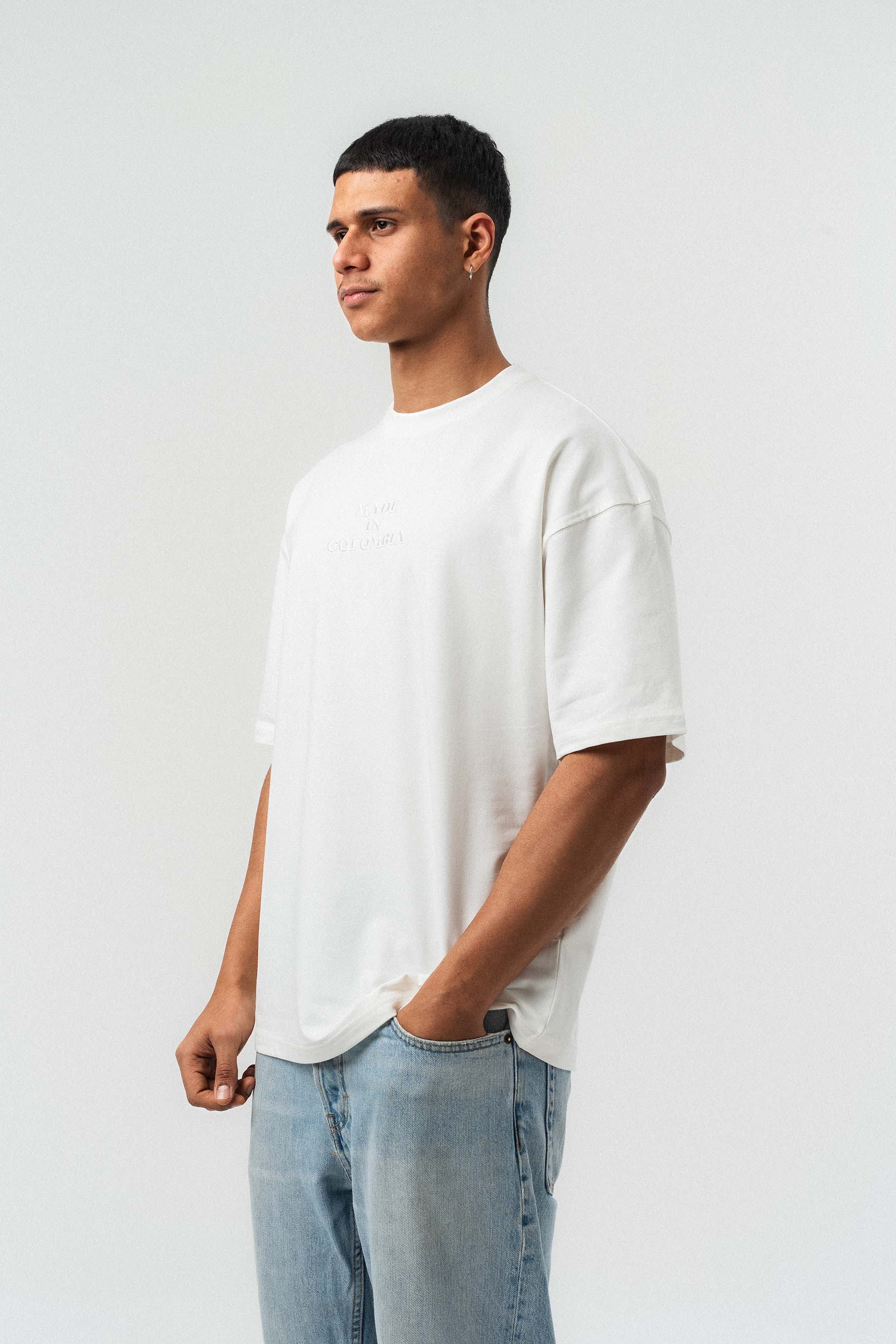 Colombia Nakış Detaylı Beyaz Oversize Baskılı T-Shirt